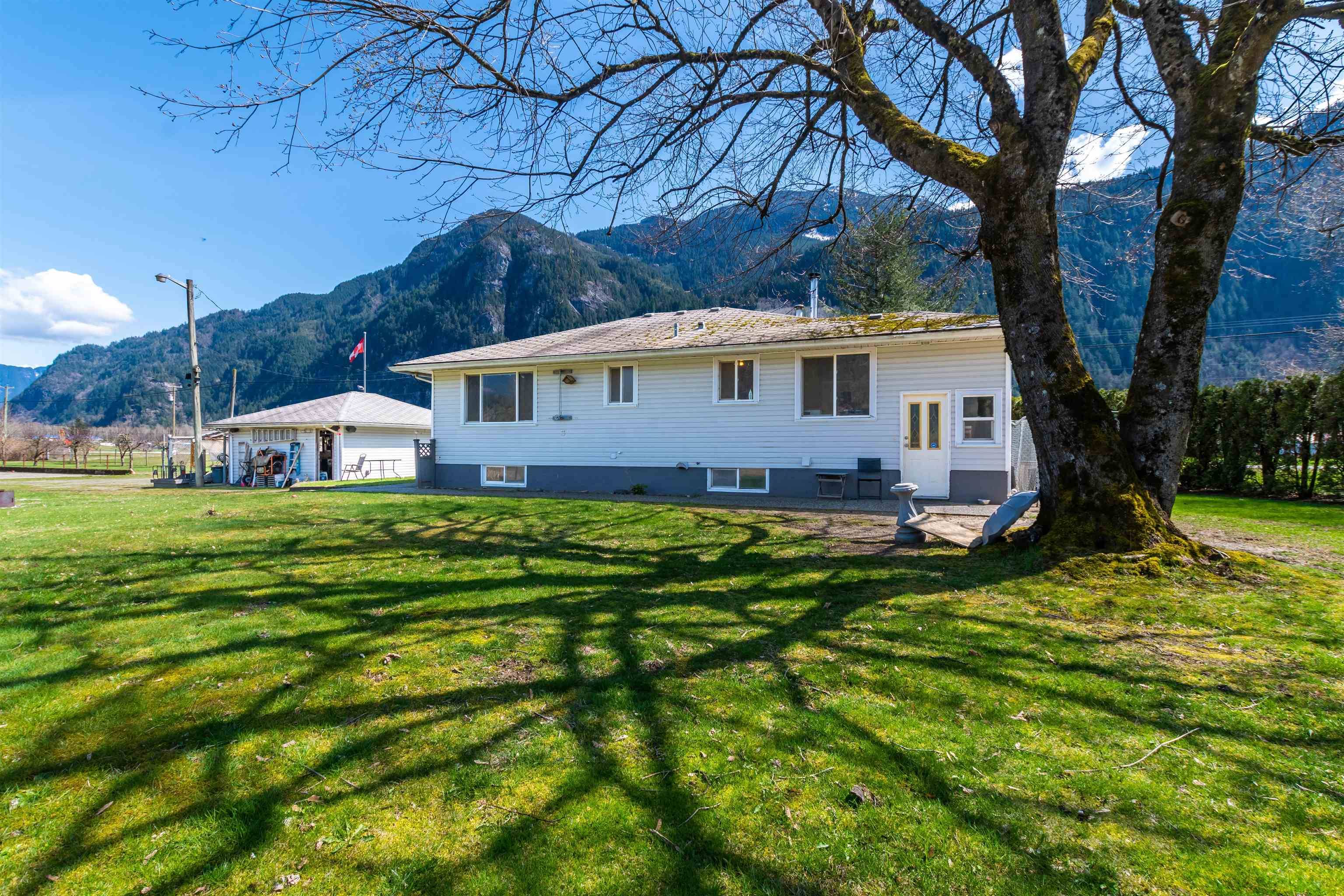 Laidlaw, BC V0X 1L2,58411 LAIDLAW RD