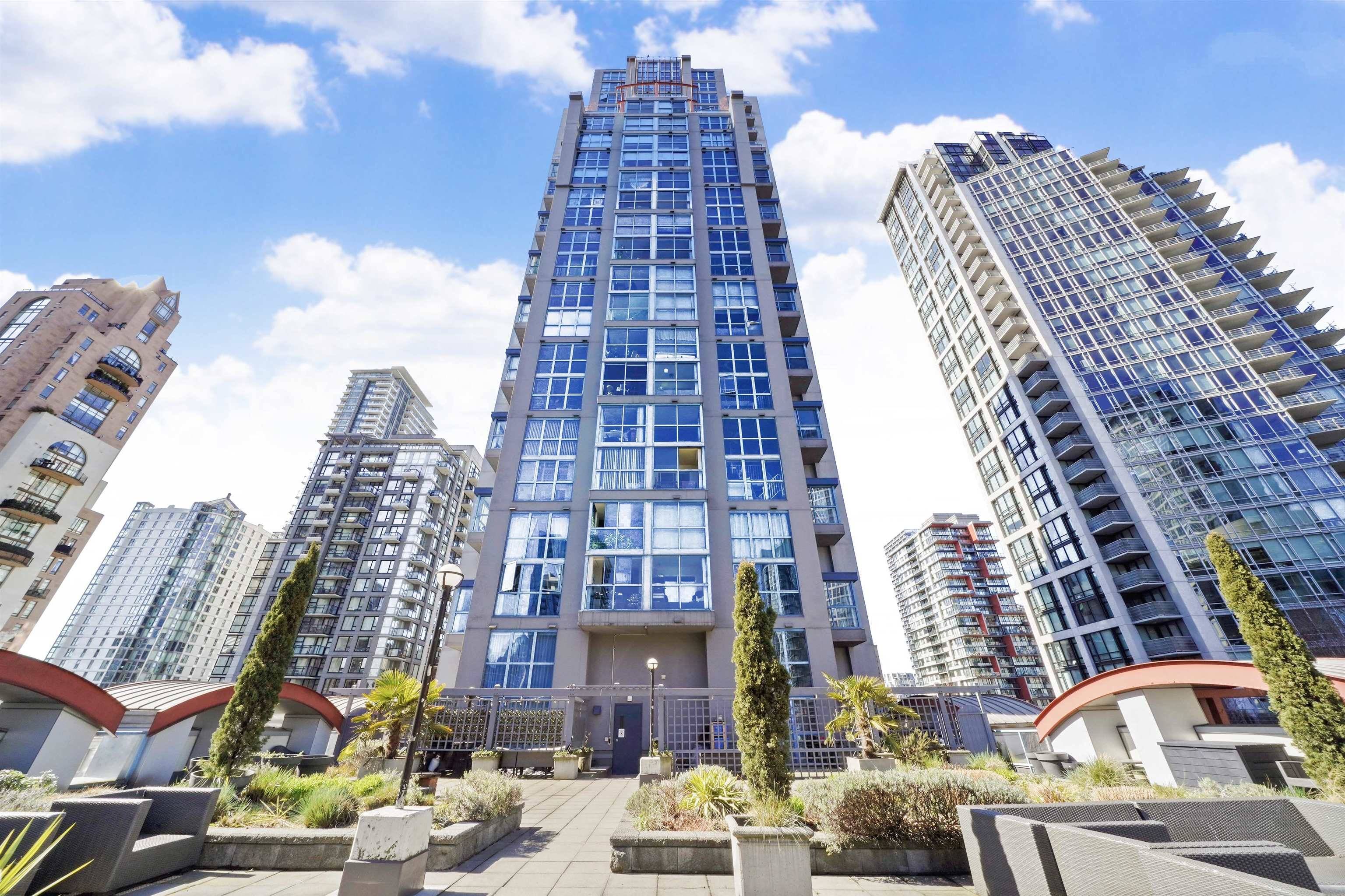 Vancouver, BC V6B 6J3,1238 SEYMOUR ST #1907