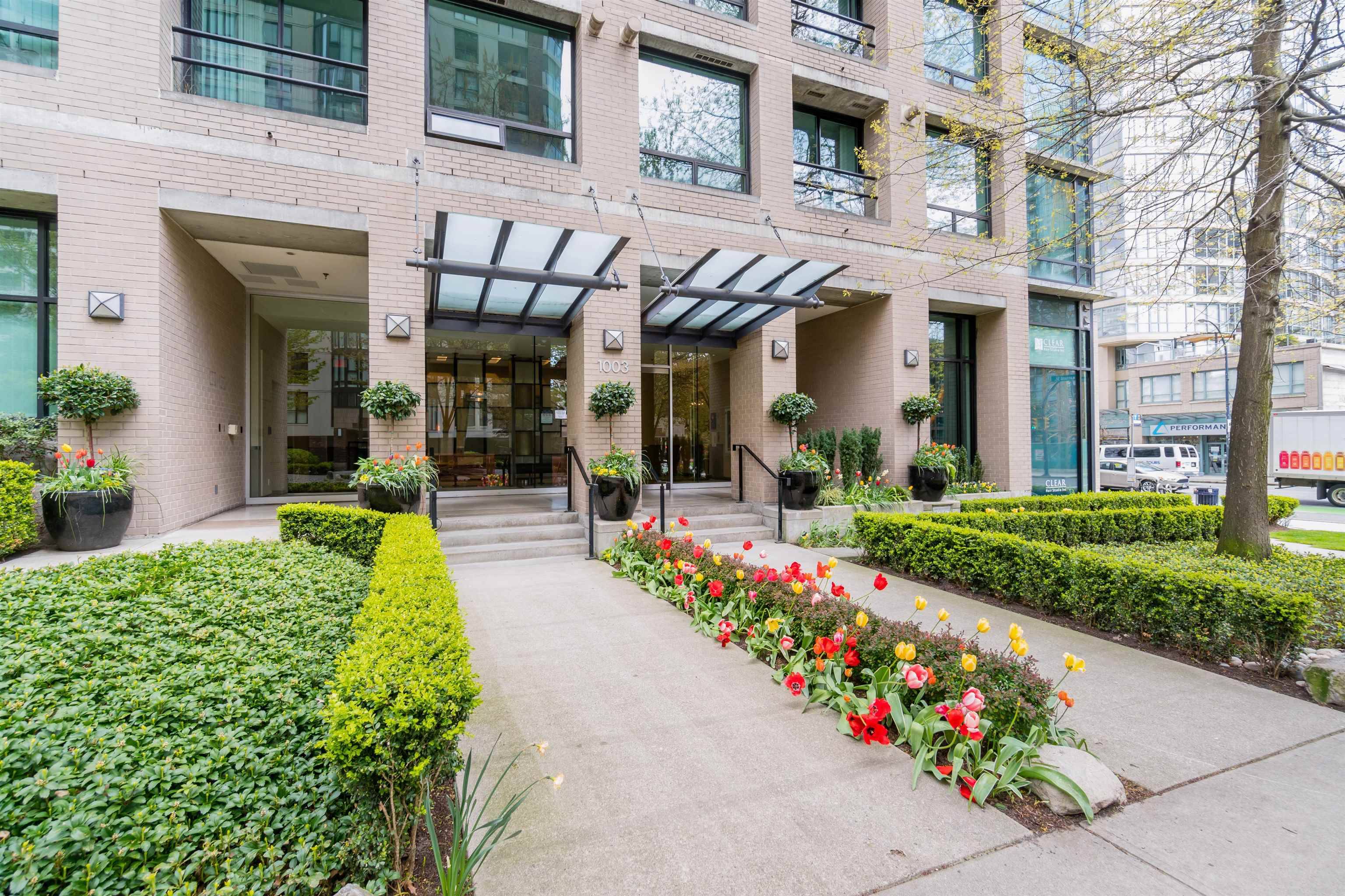 Vancouver, BC V6E 4R7,1003 BURNABY ST #1404