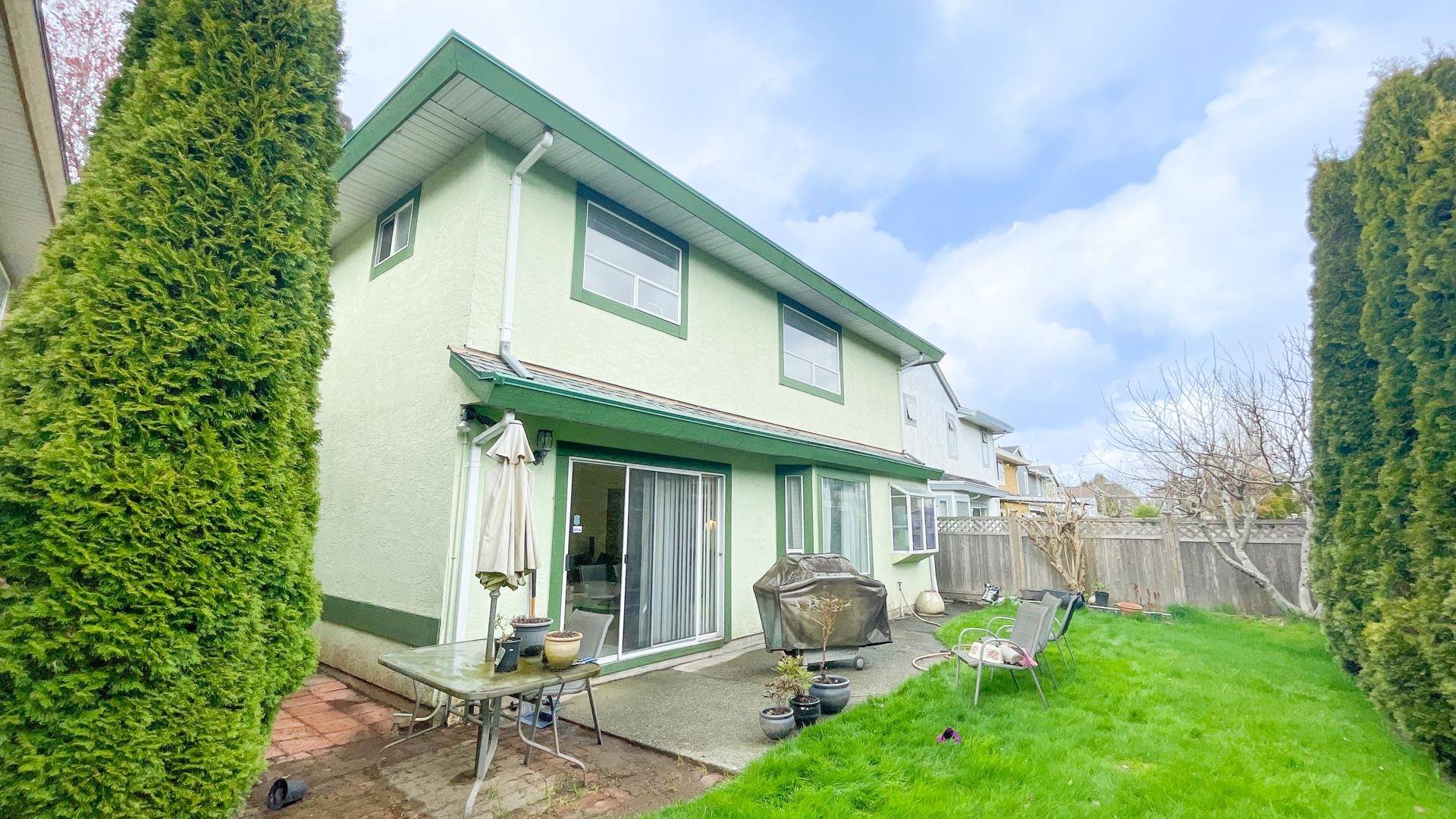 Richmond, BC V6Y 3J7,8820 DOLPHIN CT