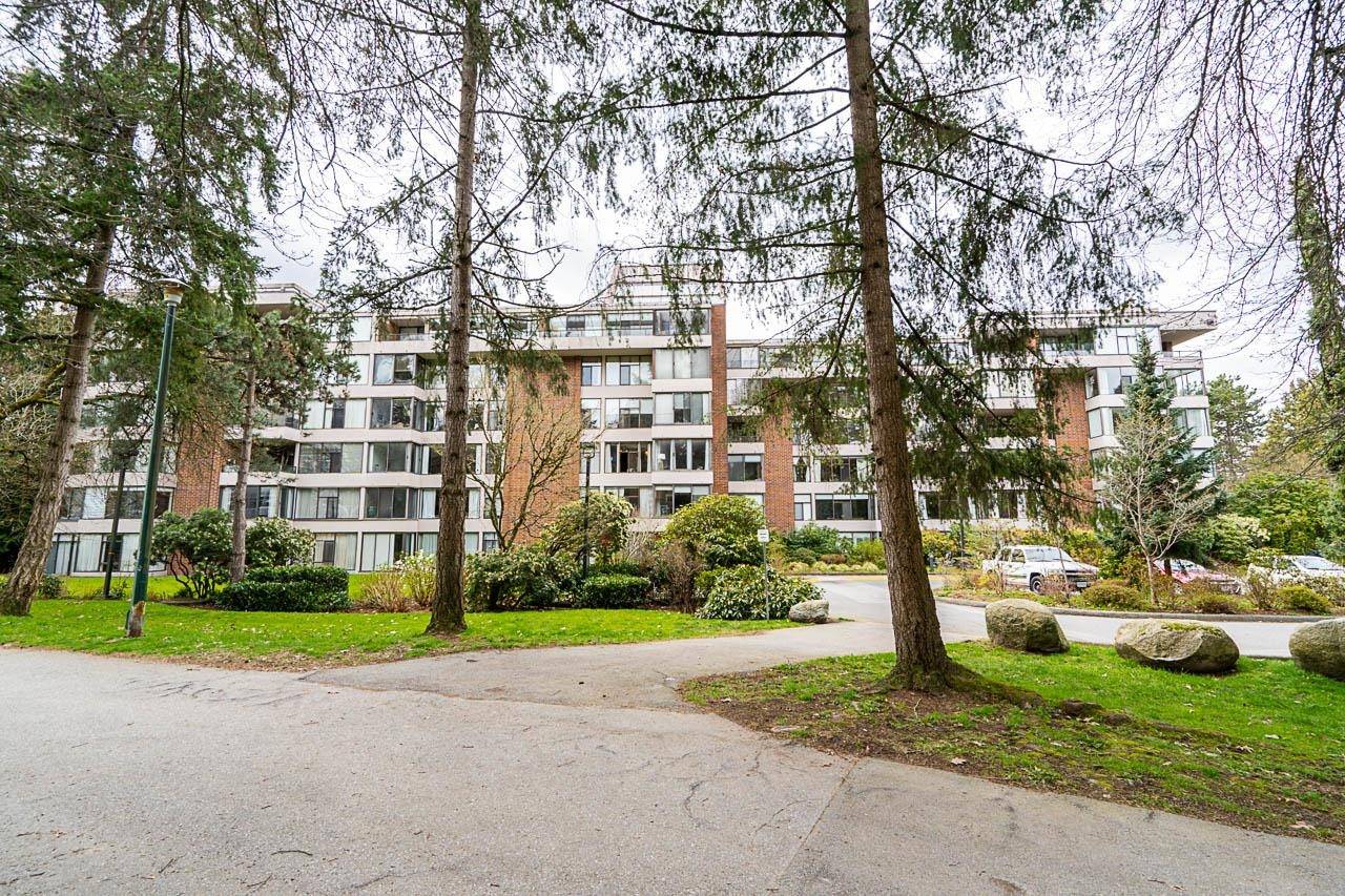 Vancouver, BC V6L 3B7,4101 YEW ST #602