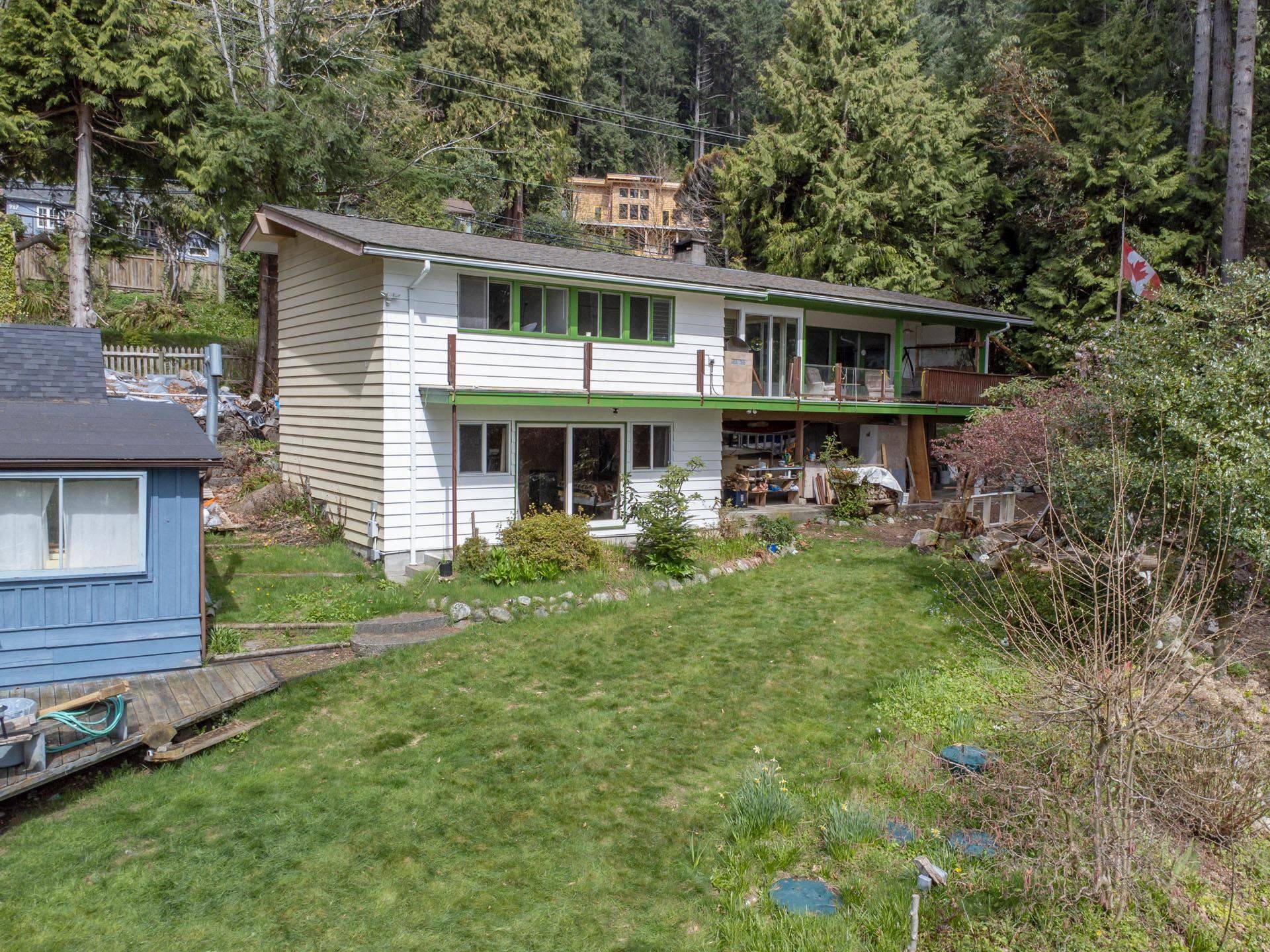 Gibsons, BC V0N 1V1,914 SOAMES RD