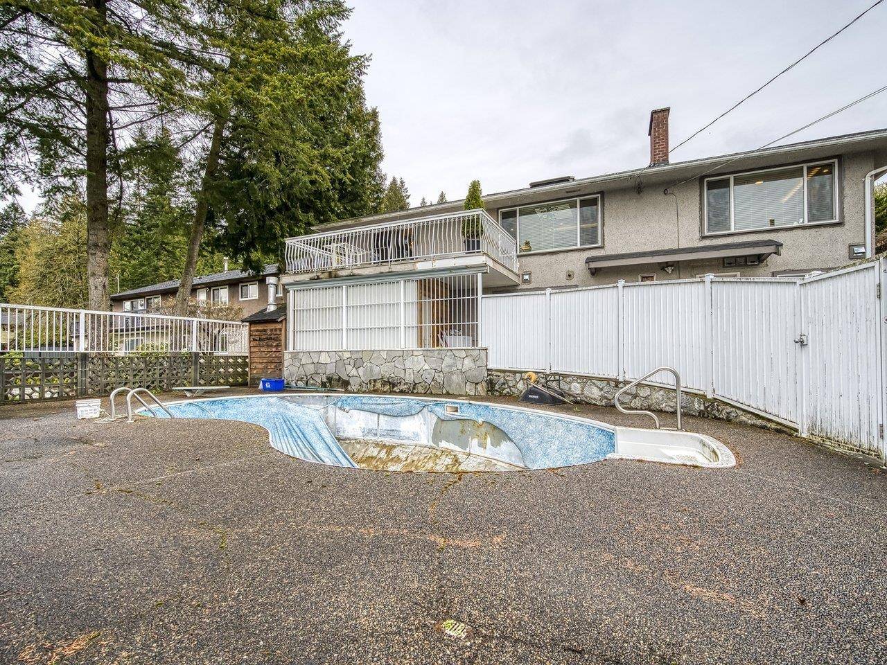 Burnaby, BC V5J 3C2,5070 KEITH ST