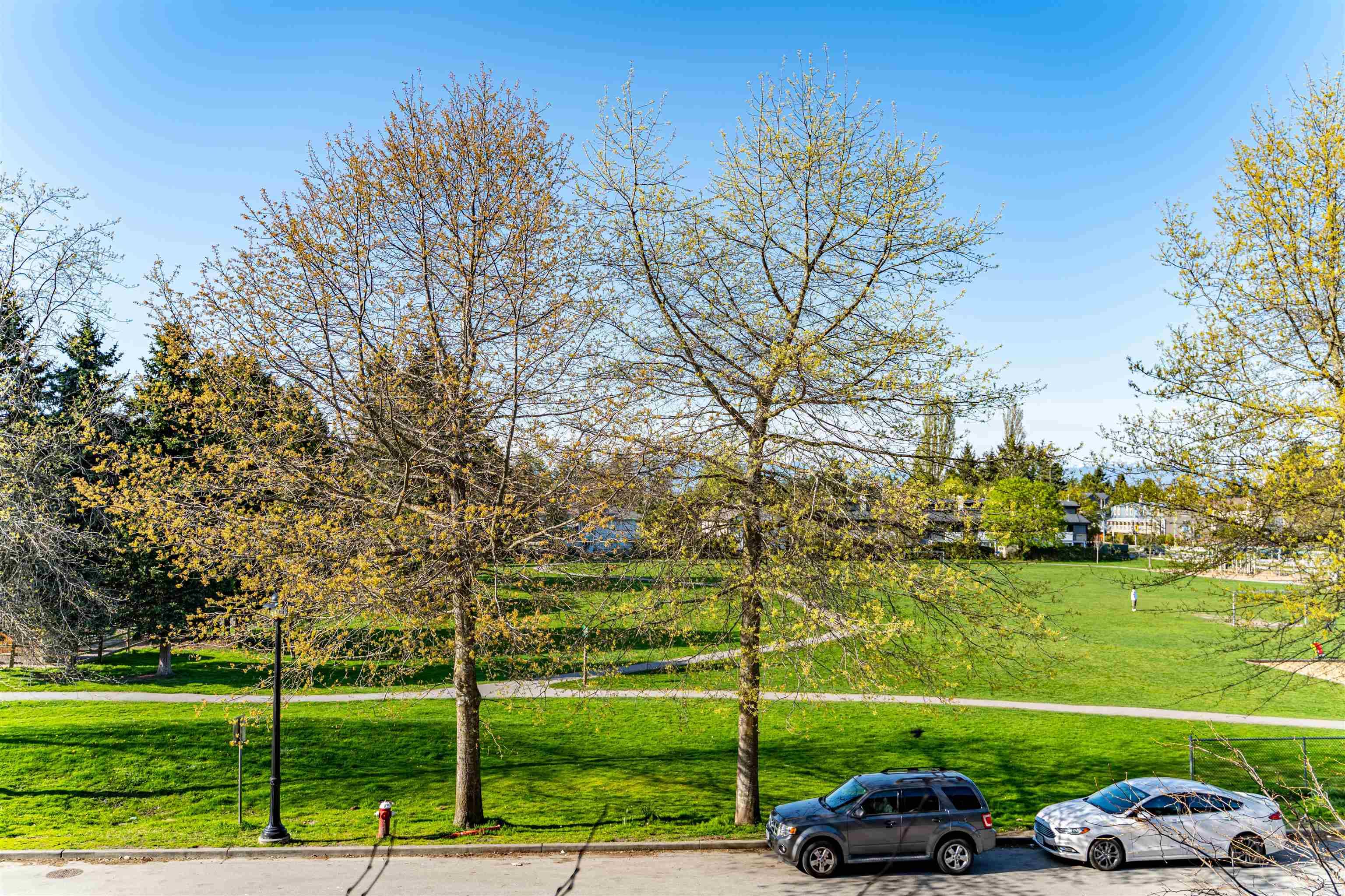 Richmond, BC V6Y 0E7,6800 ECKERSLEY RD #208