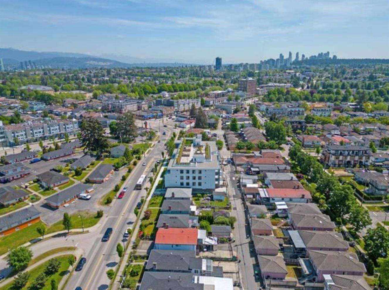 Vancouver, BC V5R 2S3,2396 E 33RD AVE