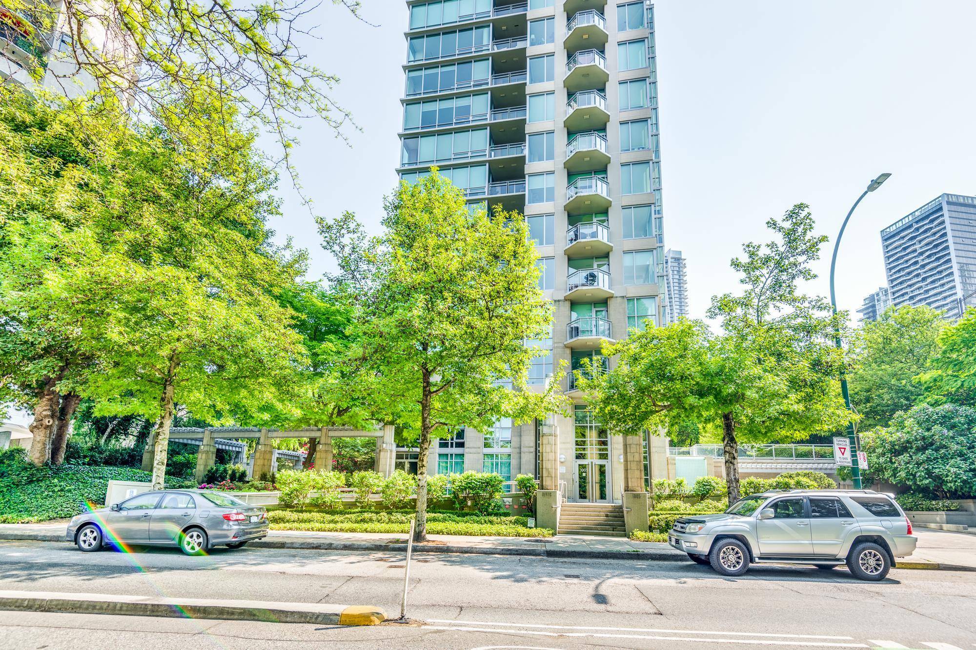 Vancouver, BC V6E 3W2,1005 BEACH AVE #906