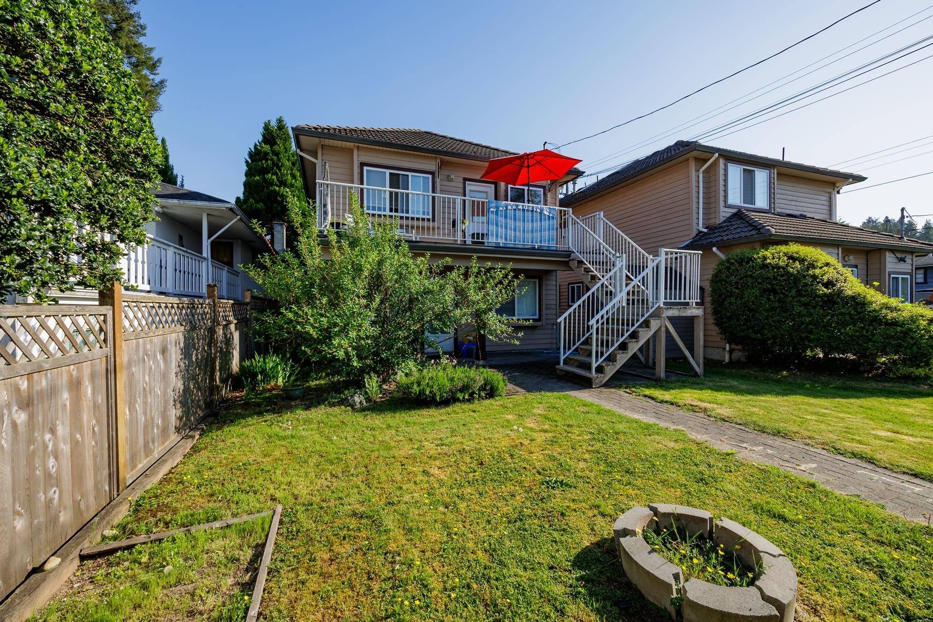 North Vancouver, BC V7L 3A6,265 E 20TH ST