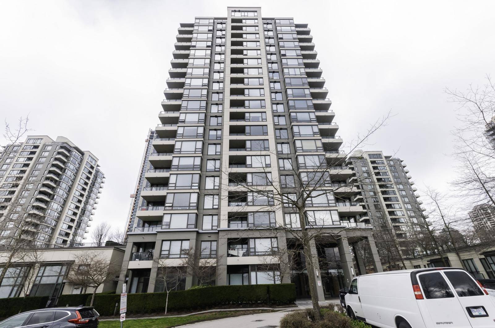 Burnaby, BC V5C 0A1,4178 DAWSON ST #1206