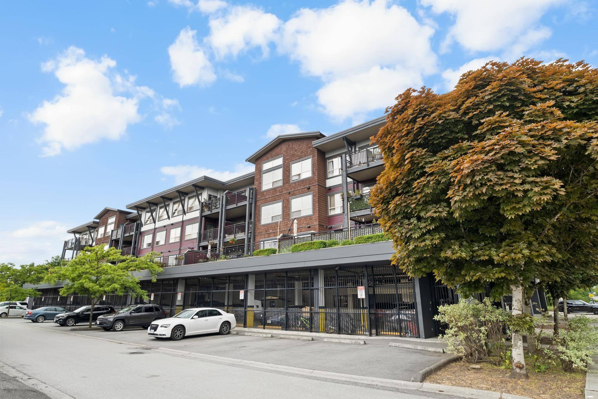 New Westminster, BC V3M 5L9,288 HAMPTON ST #203