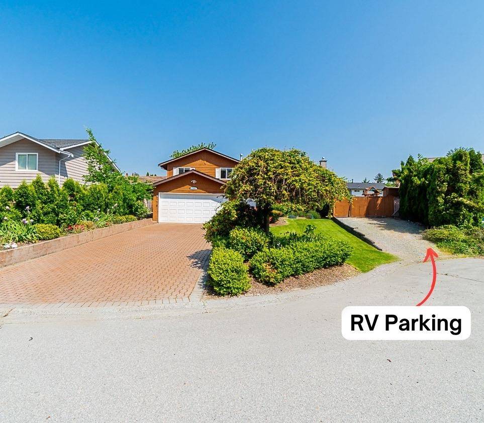 Surrey, BC V3V 6M1,13907 FALKIRK DR