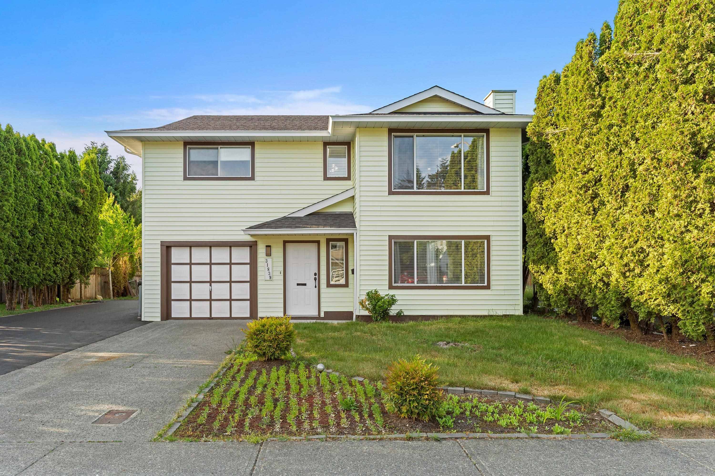 Abbotsford, BC V2T 4X6,31839 SATURNA CRES