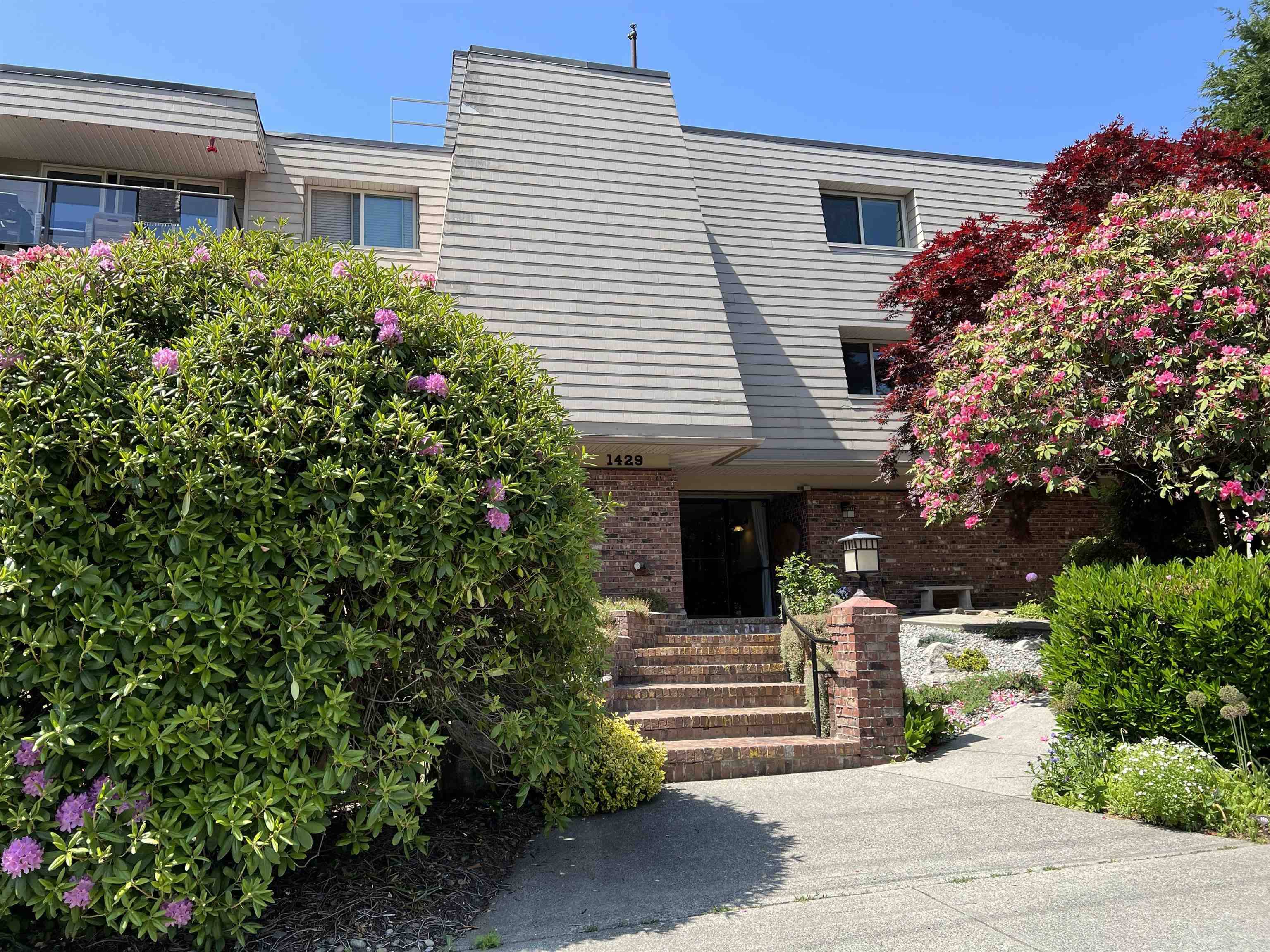 White Rock, BC V4B 4C4,1429 MERKLIN ST #308