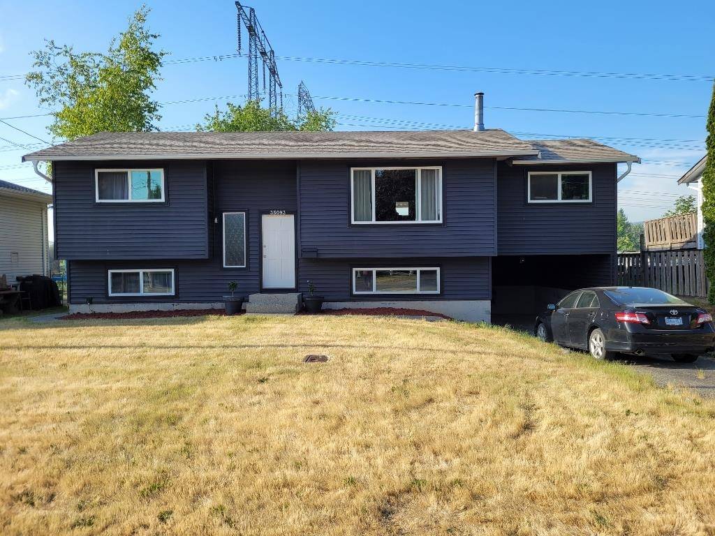 Abbotsford, BC V2S 5R7,35093 CASSIAR AVE