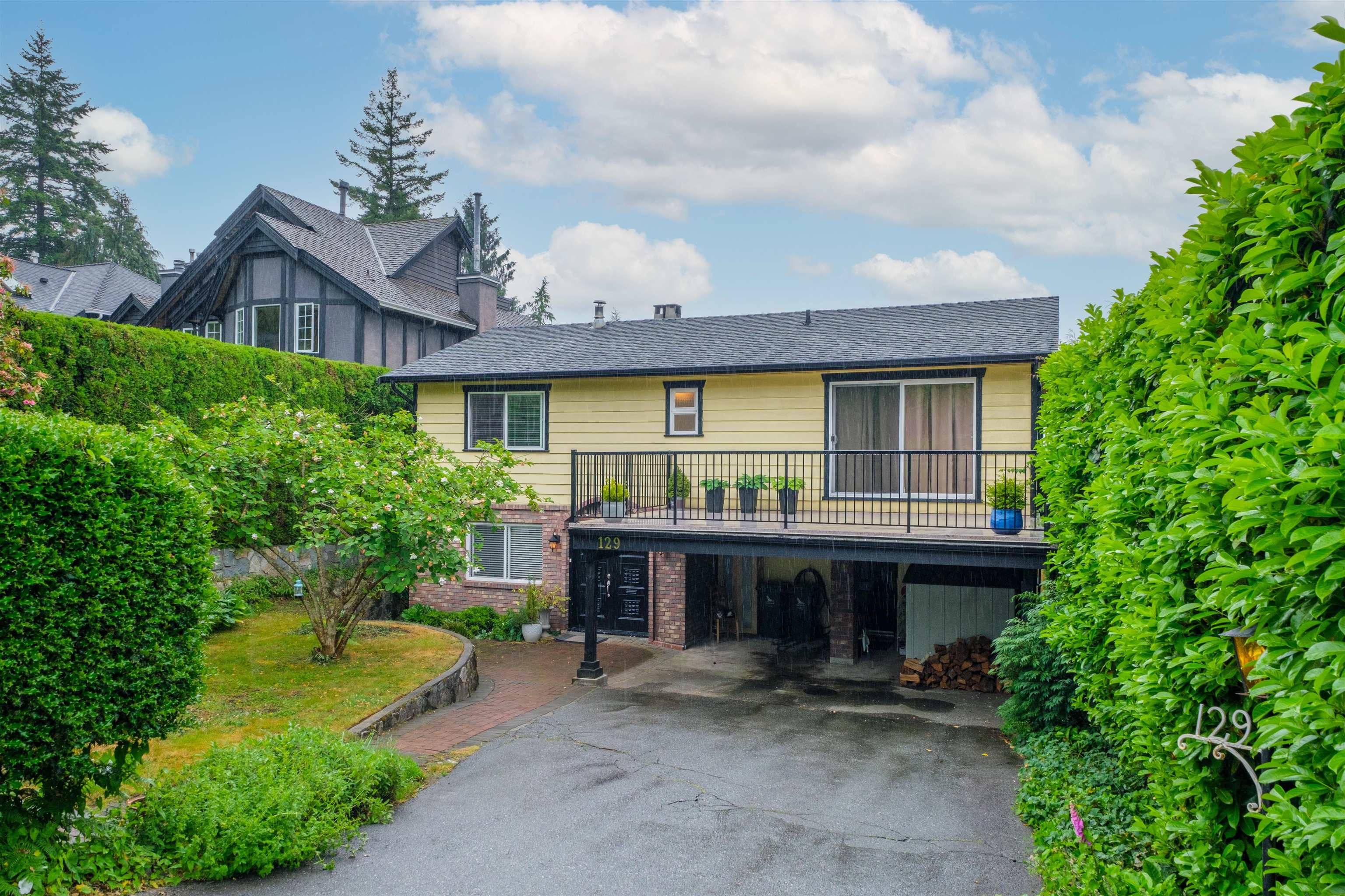 North Vancouver, BC V7N 4E9,129 SANDRINGHAM CRES