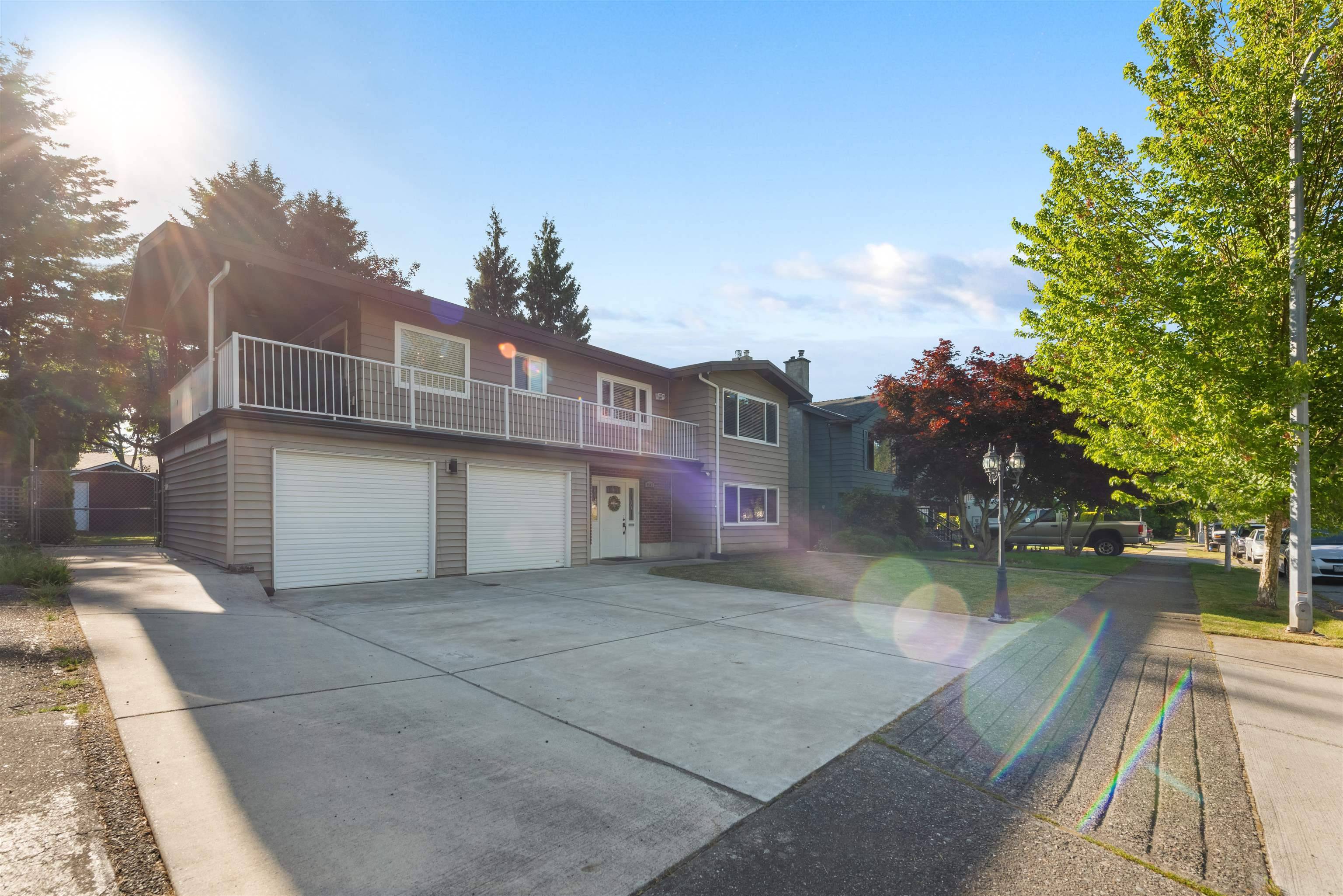 Langley, BC V3A 5Y1,4943 209 ST