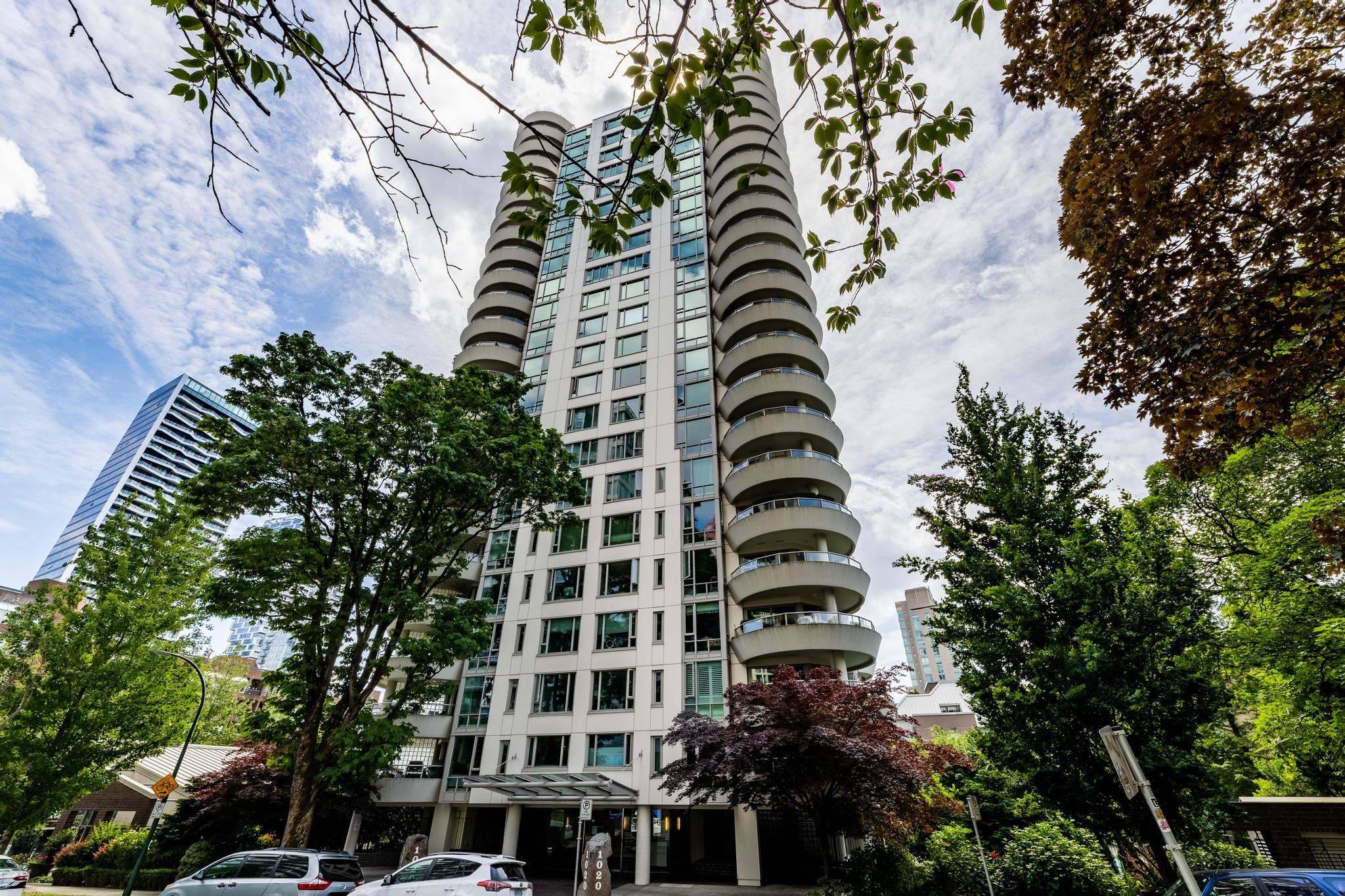 Vancouver, BC V6E 4R1,1020 HARWOOD ST #903