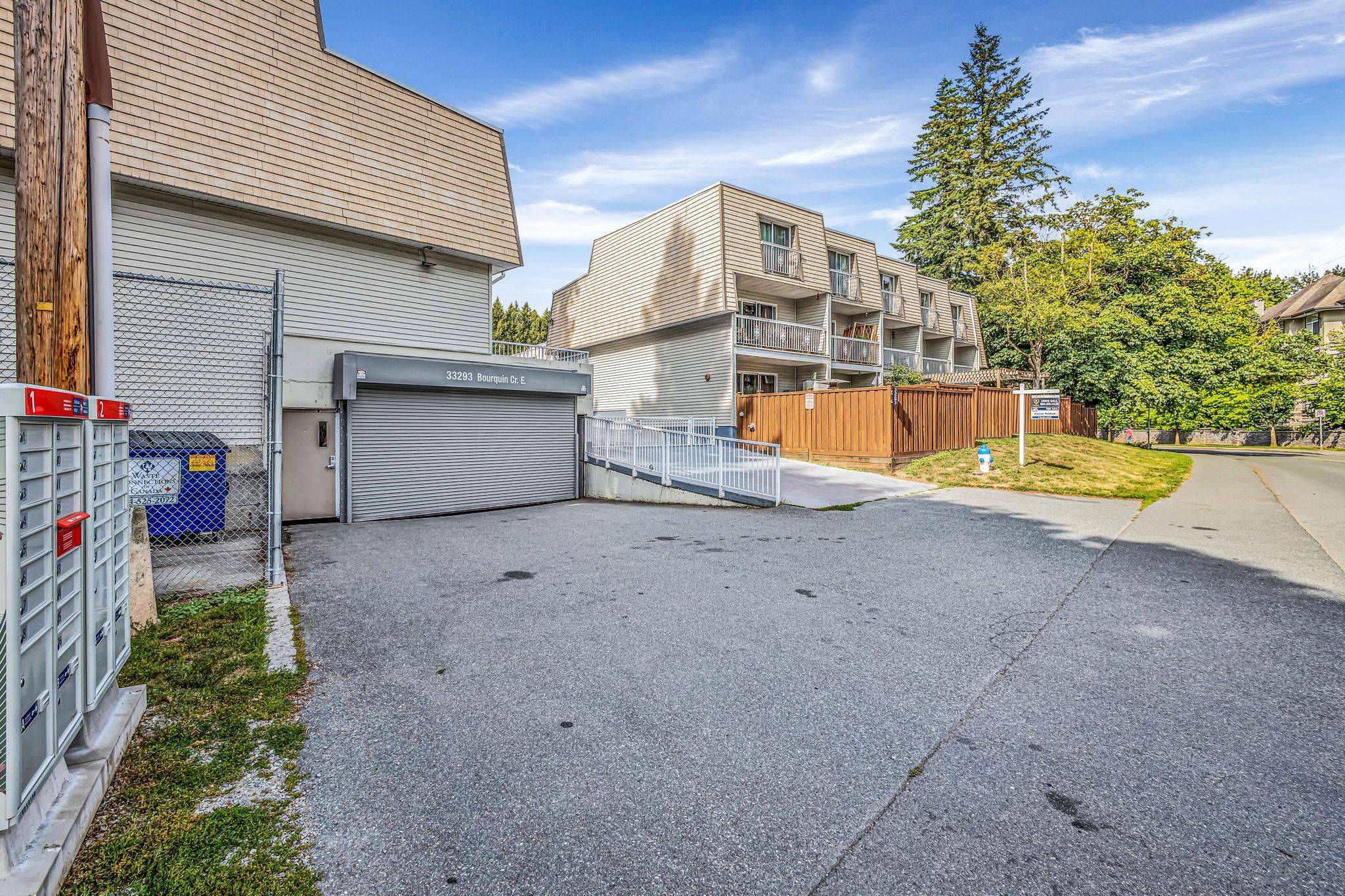 Abbotsford, BC V2S 1Y2,33293 E BOURQUIN CRES #17