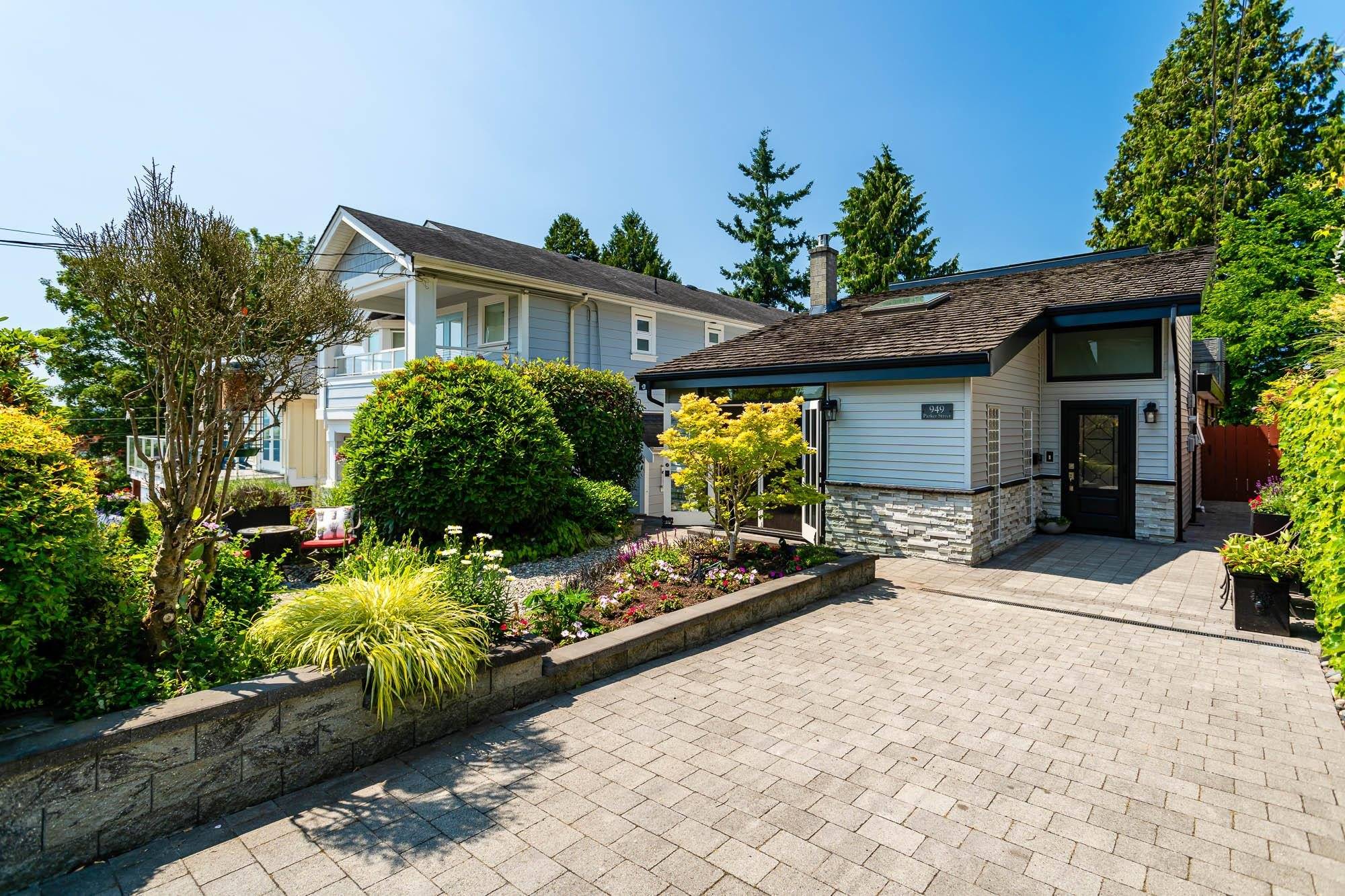 White Rock, BC V4B 4R5,949 PARKER ST