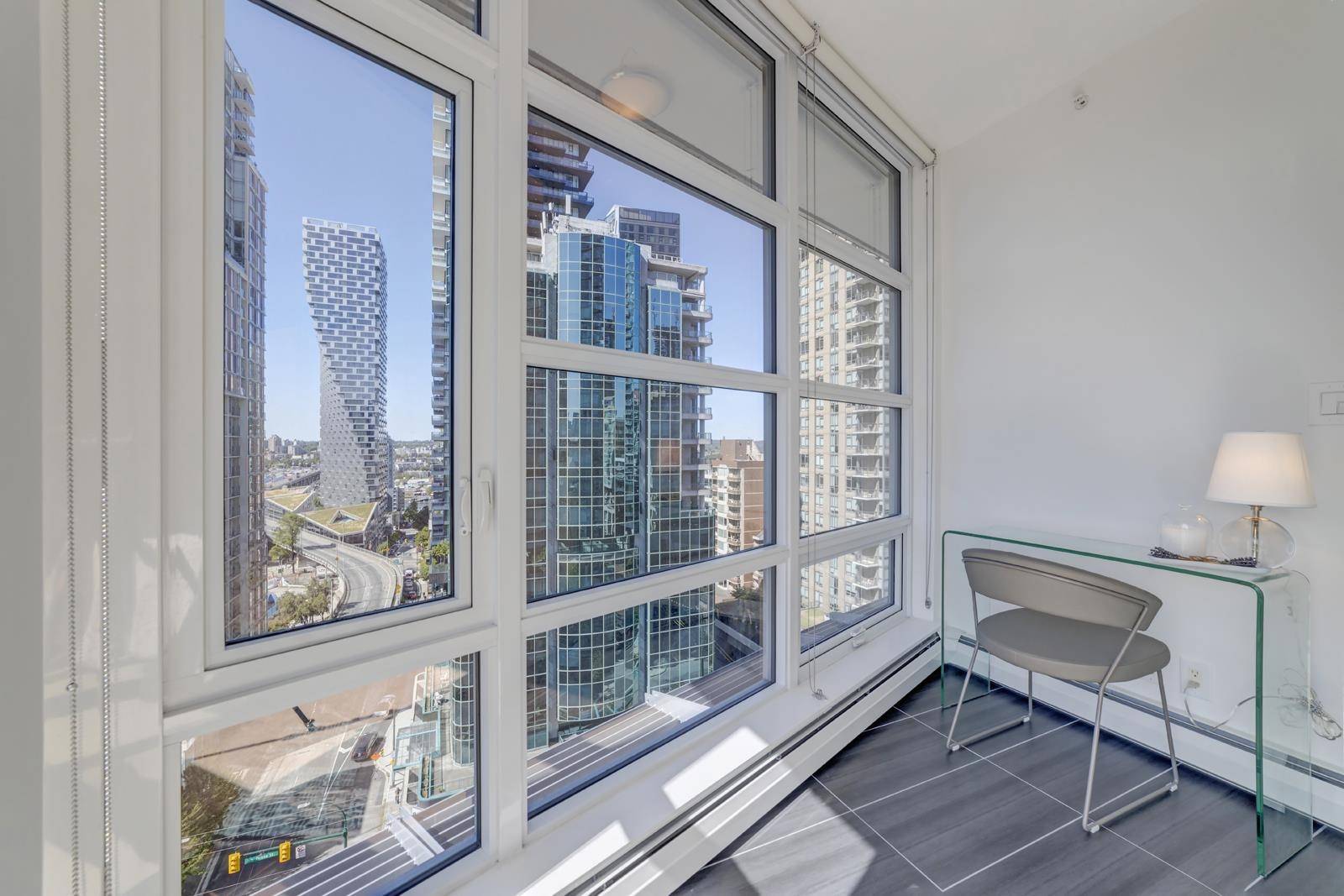 Vancouver, BC V6Z 0E3,1283 HOWE ST #1607