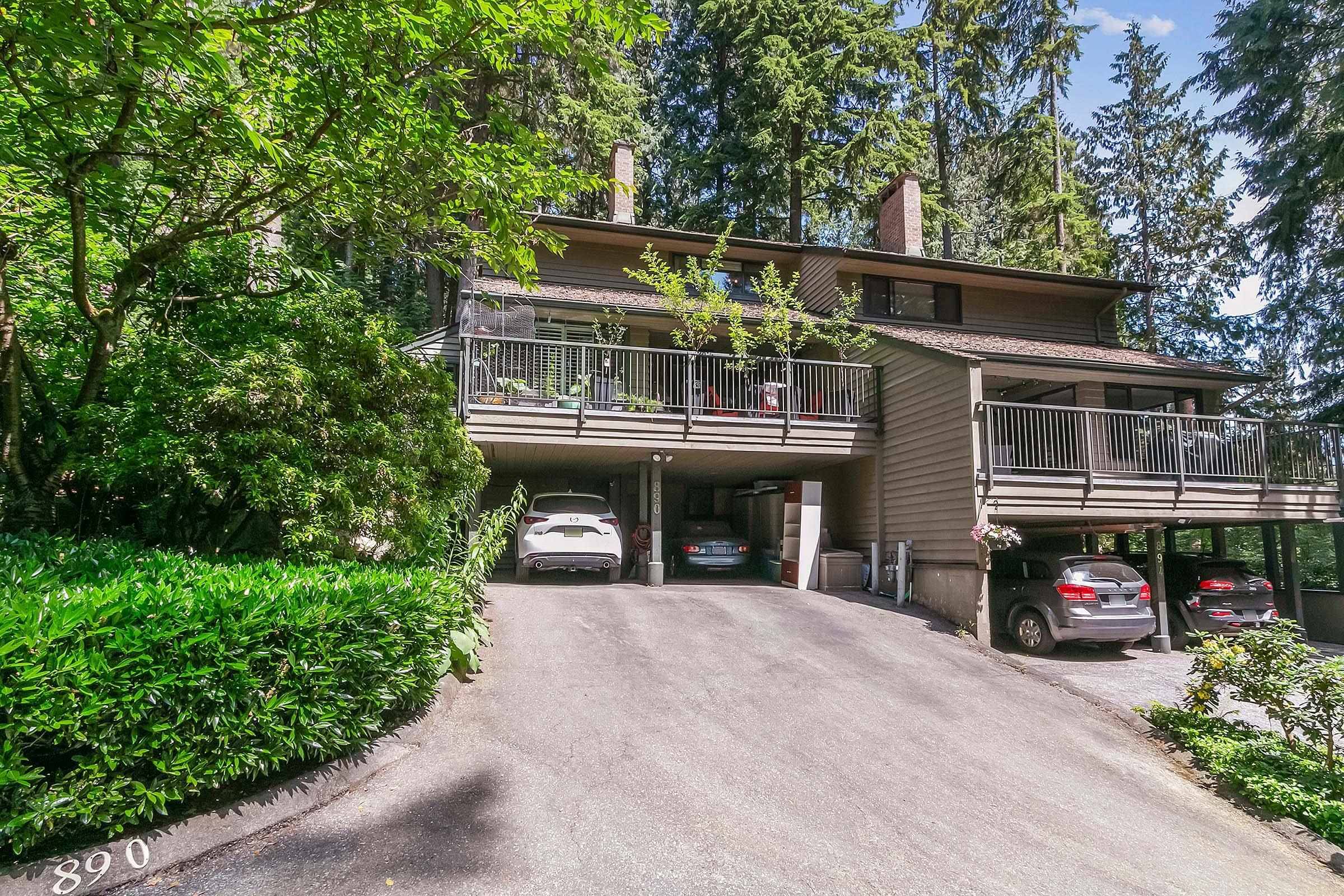 North Vancouver, BC V7K 2Y3,890 FREDERICK RD