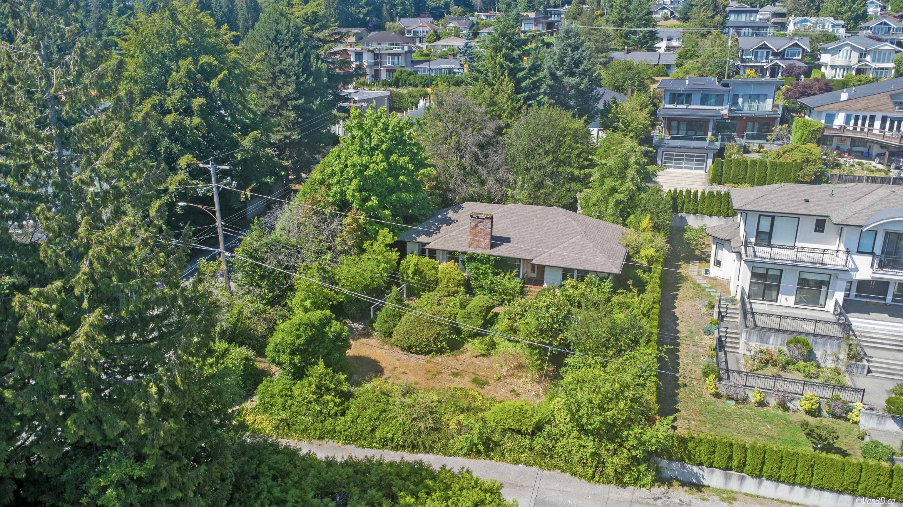 West Vancouver, BC V7T 2E9,1485 LAWSON AVE