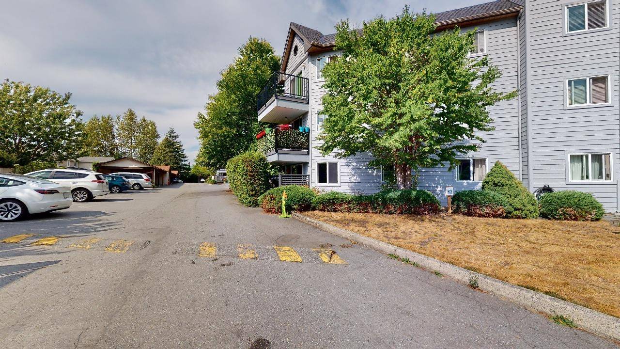 Squamish, BC V8B 0M1,40140 WILLOW CRES #C103