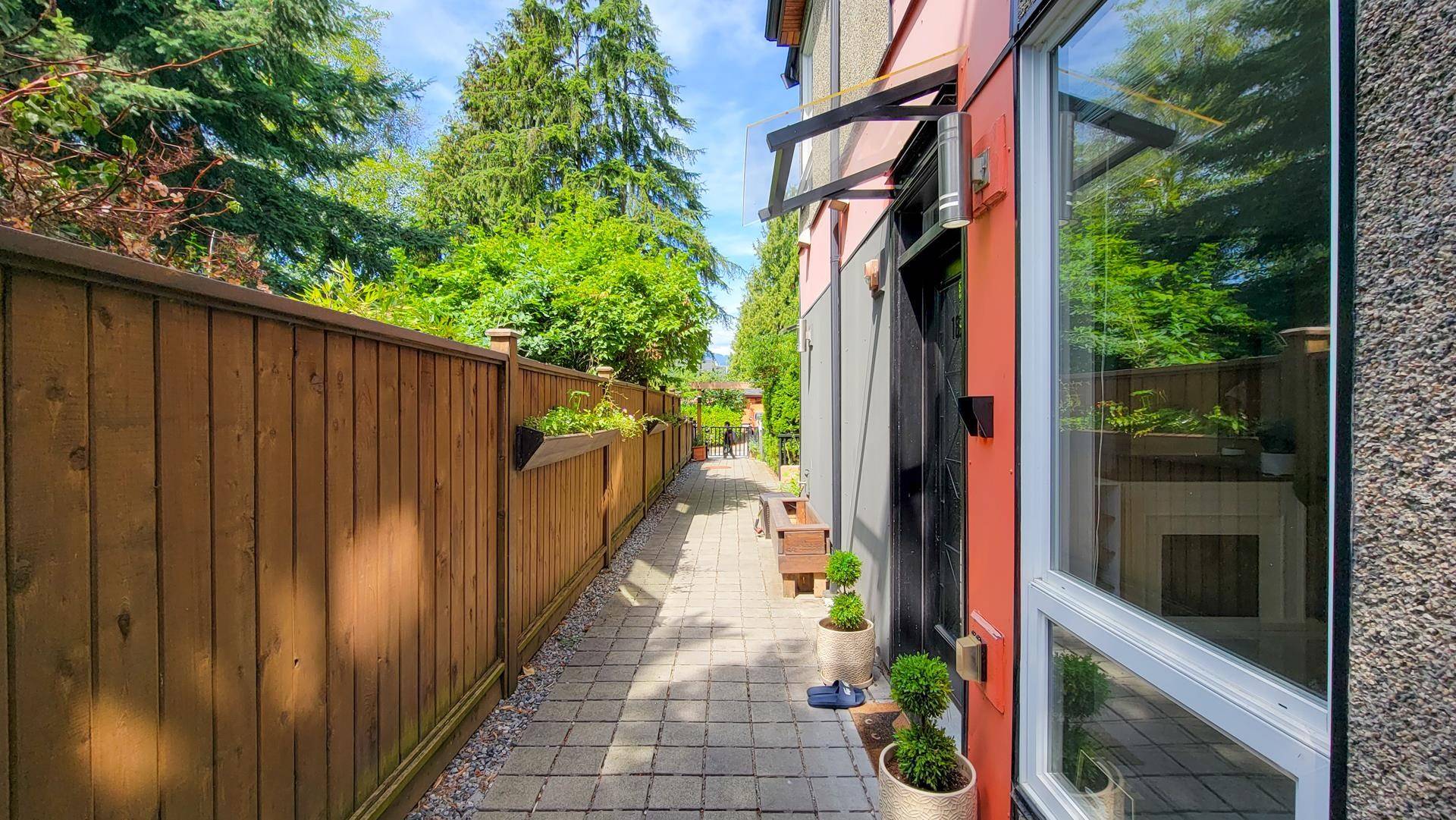 Vancouver, BC V5L 1W7,1810 E PENDER ST