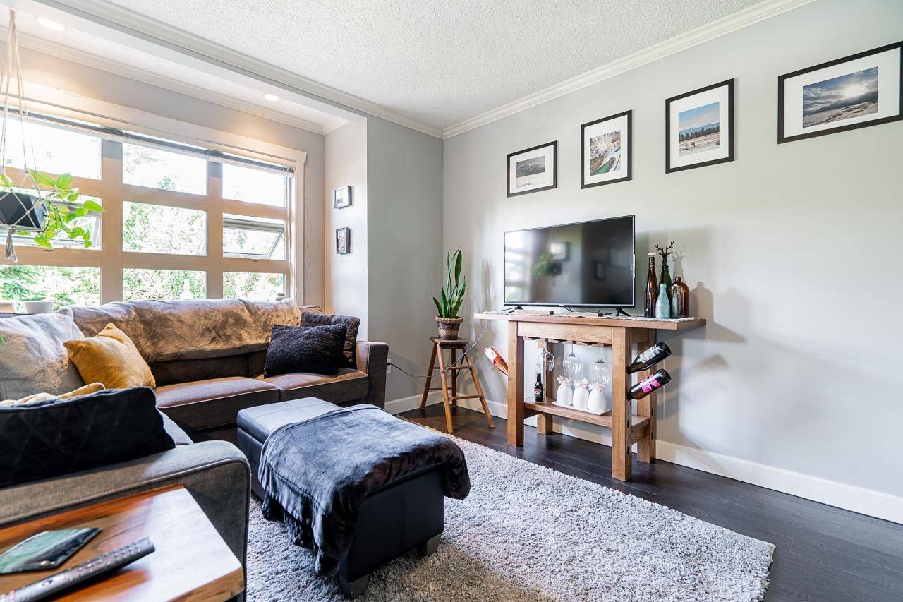 North Vancouver, BC V7M 1H8,235 W 4TH ST #211