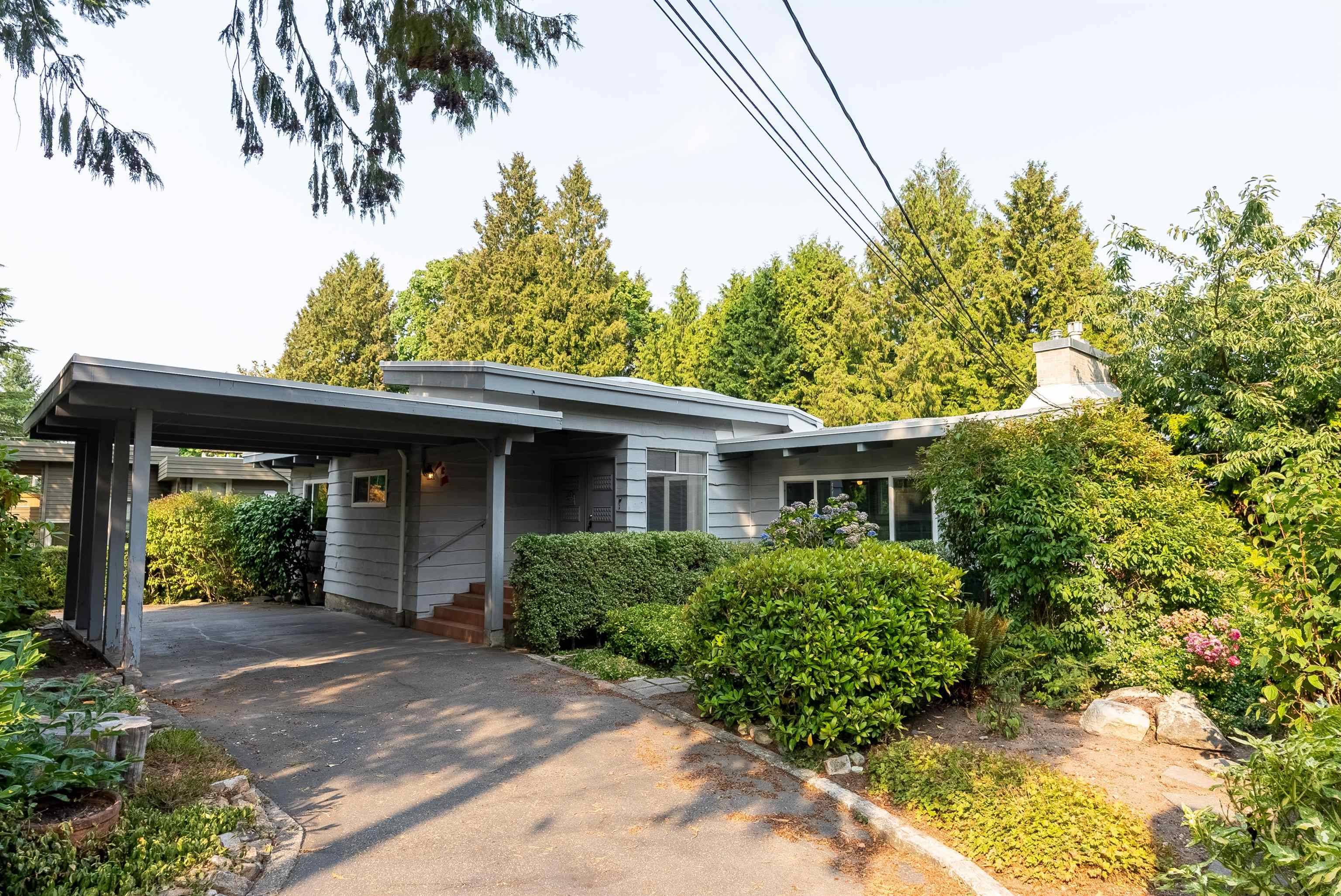 Delta, BC V4M 2P7,981 GALE DR