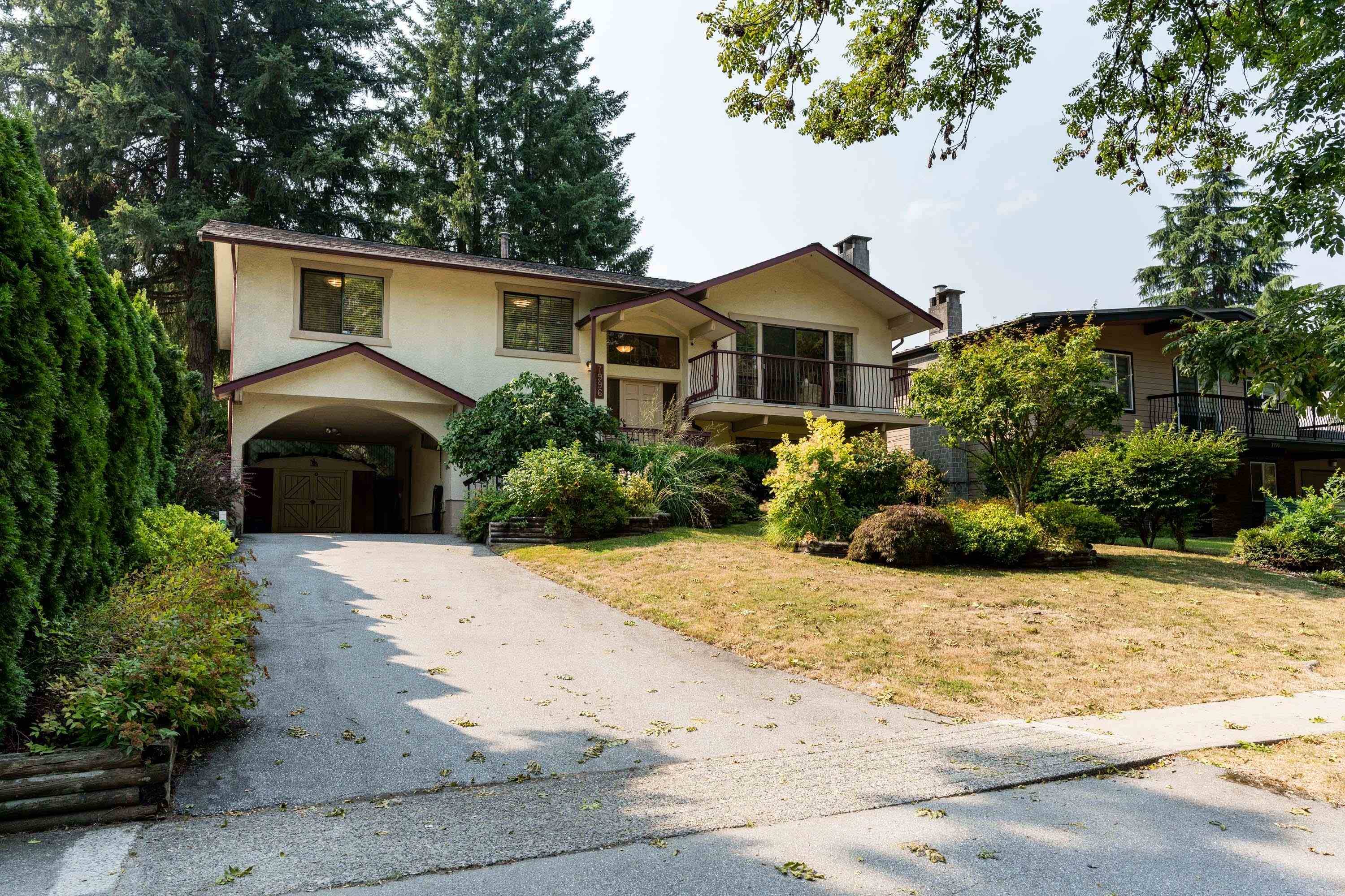 Burnaby, BC V5E 3W8,7996 LAKEFIELD DR