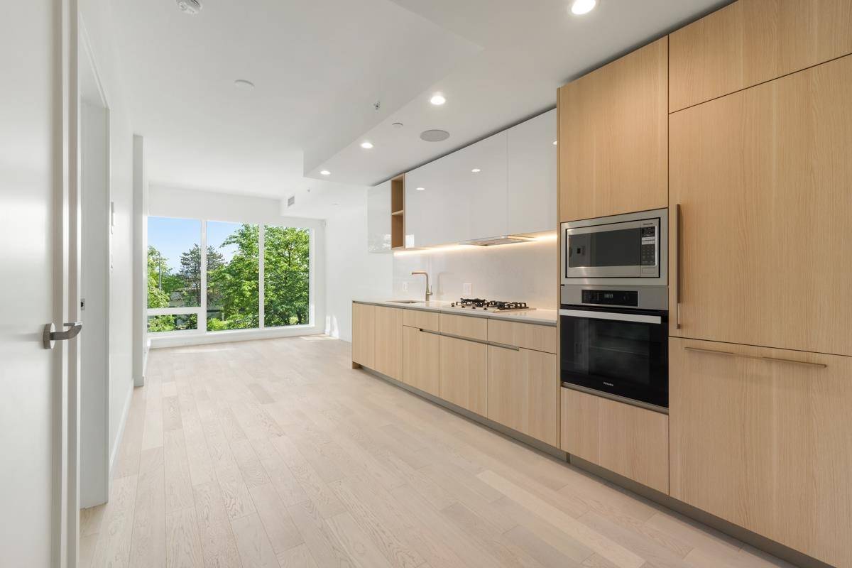 Richmond, BC V7C 0C9,6833 PEARSON WAY #307