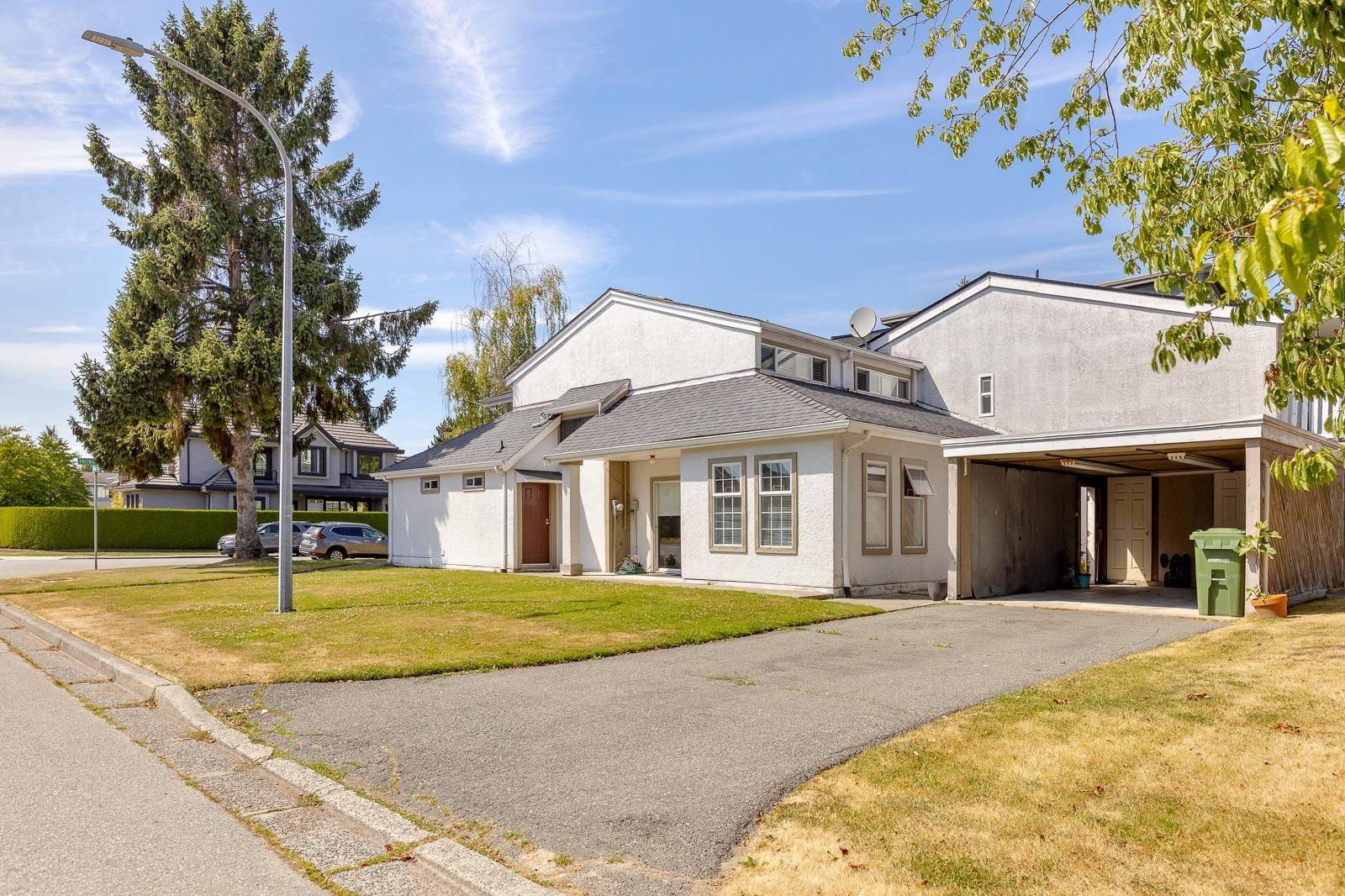 Richmond, BC V7C 4N5,7920 FROBISHER DR