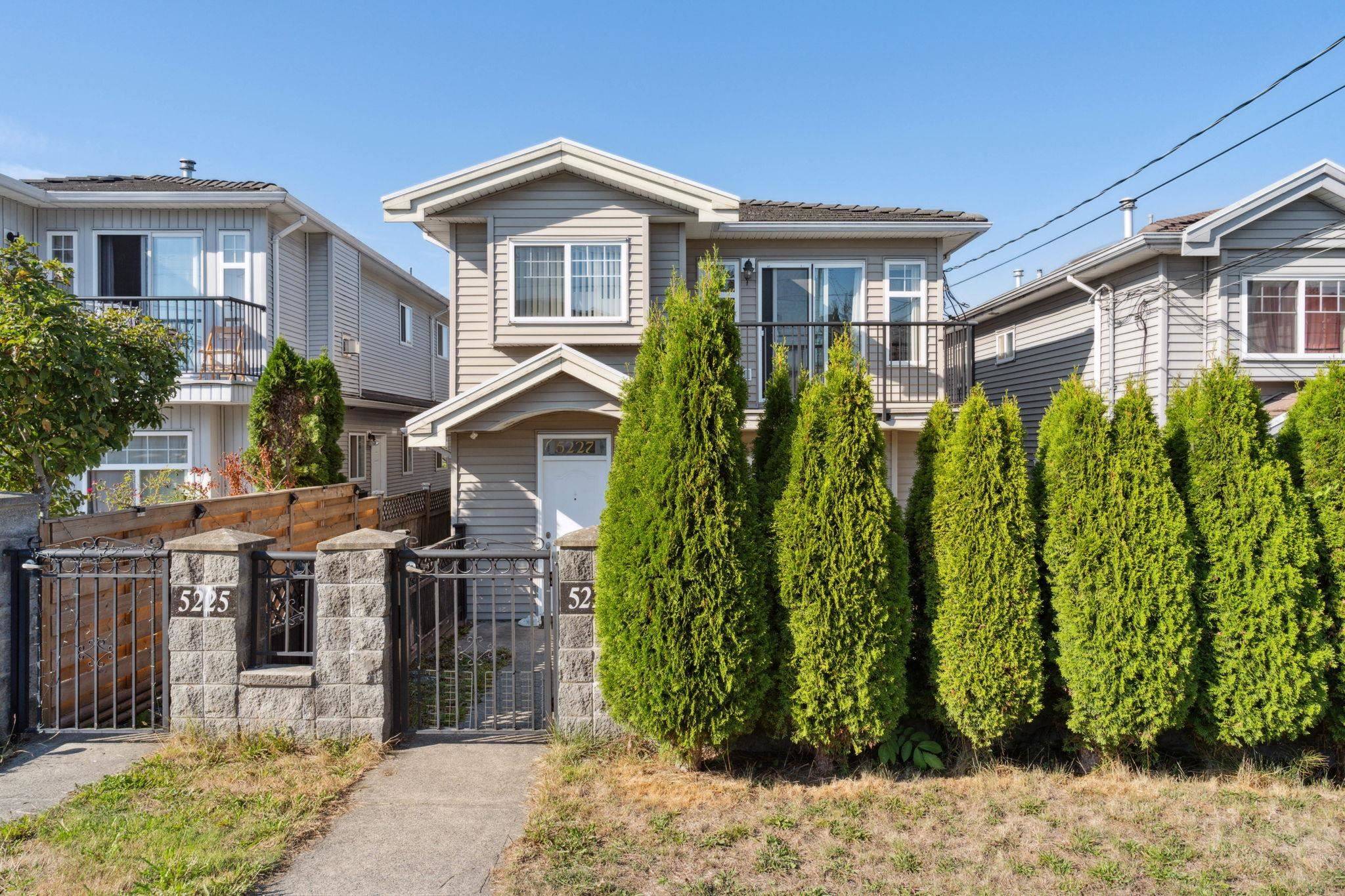 Burnaby, BC V5G 1G3,5227 NORFOLK ST