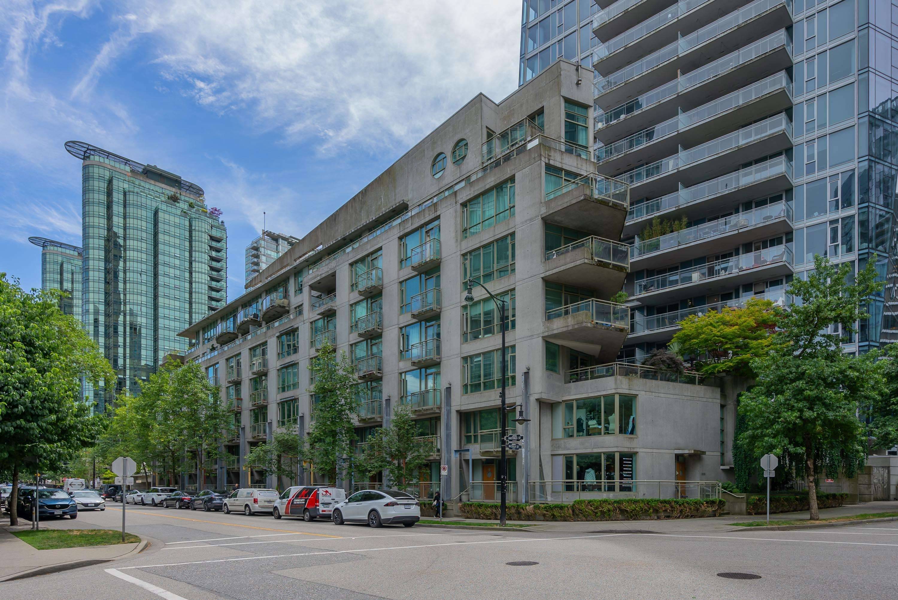 Vancouver, BC V6G 3J6,1478 W HASTINGS ST #309