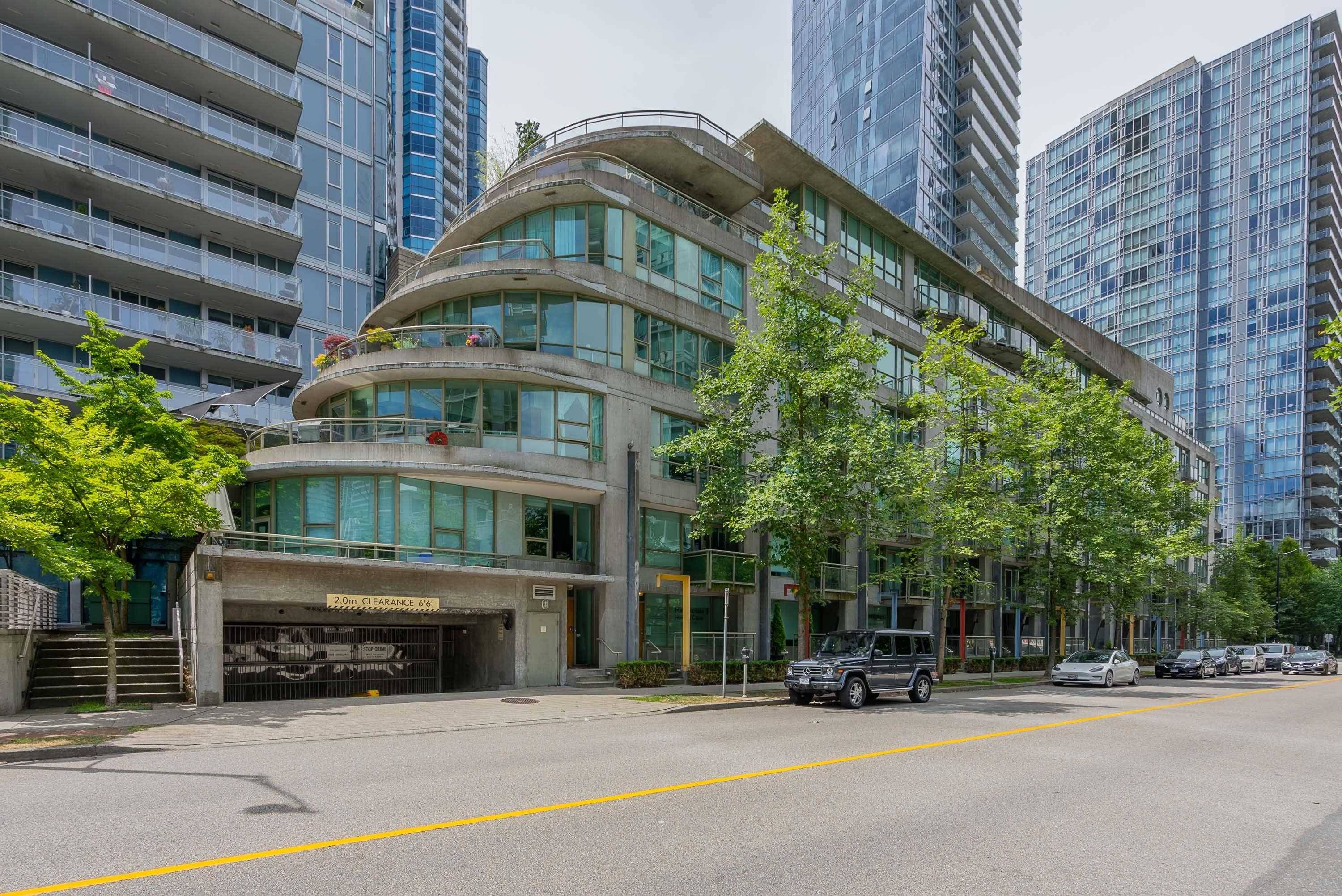 Vancouver, BC V6G 3J6,1478 W HASTINGS ST #309