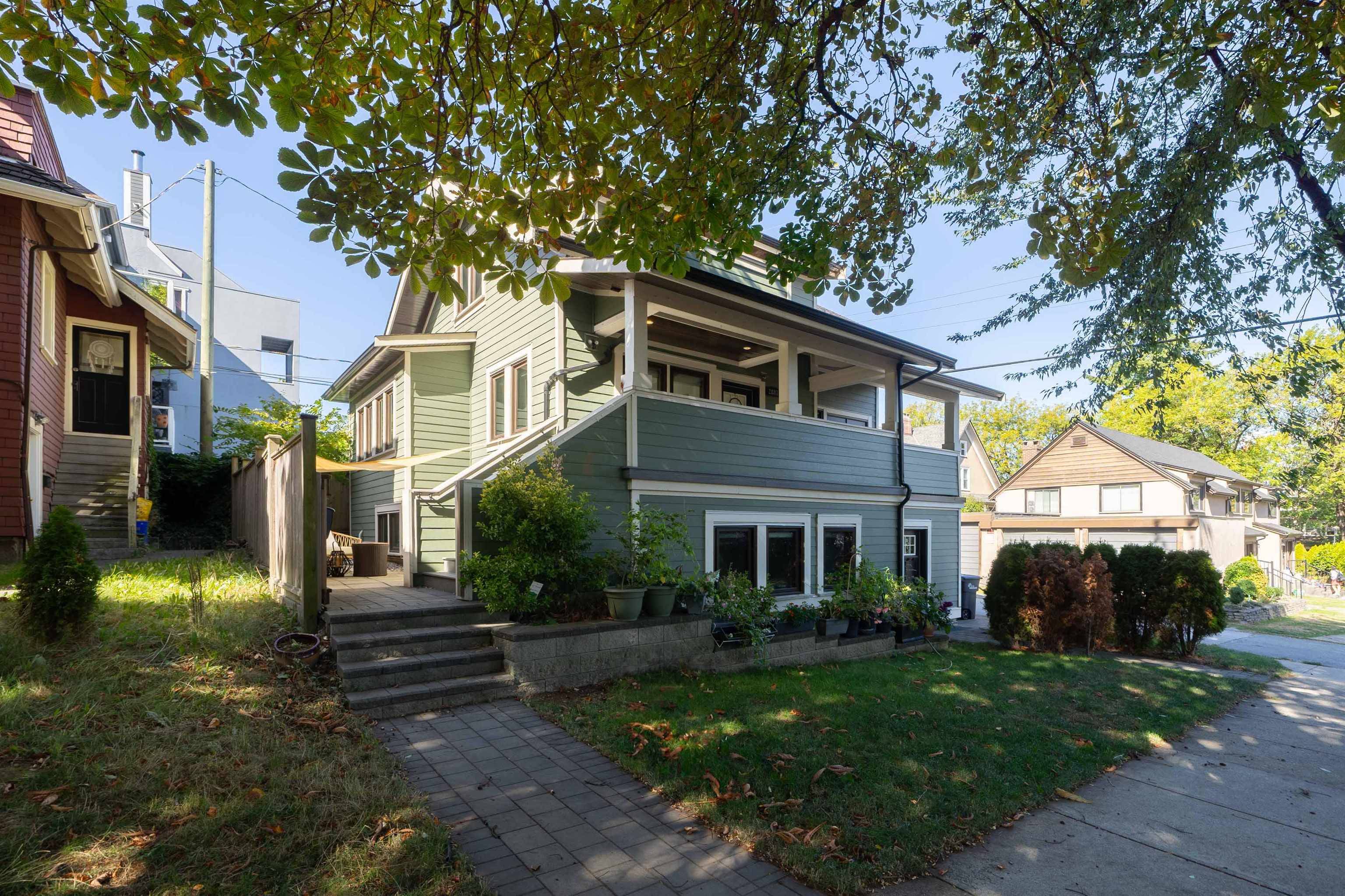 Vancouver, BC V5Y 3L6,2887 ALBERTA ST