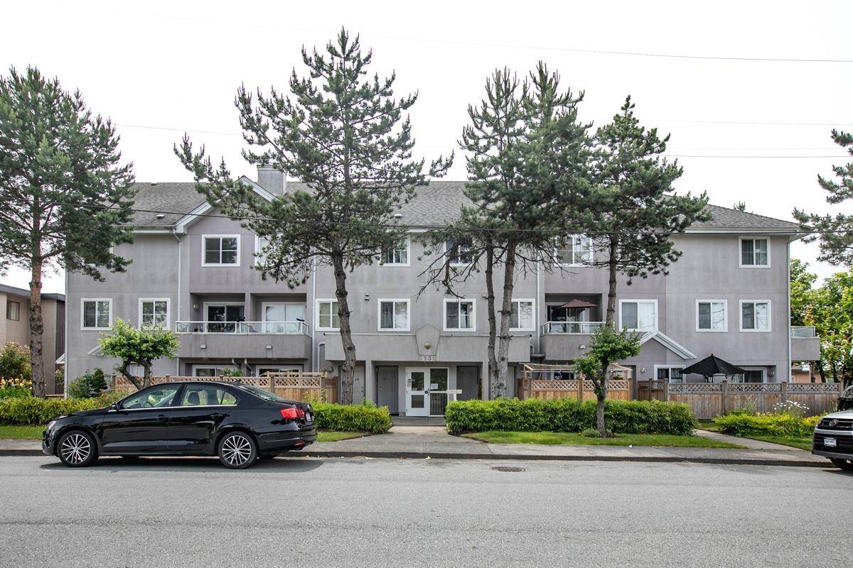 Burnaby, BC V5E 1J5,6930 BALMORAL ST #202