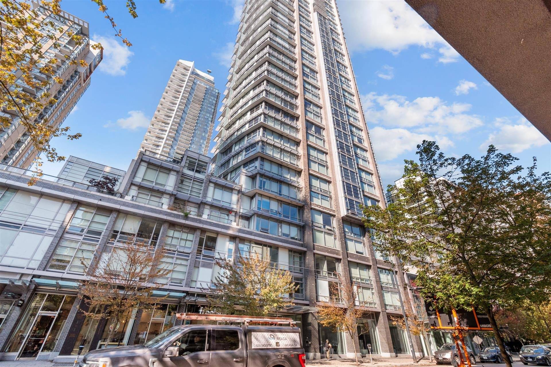 Vancouver, BC V6Z 0E3,1283 HOWE ST #709