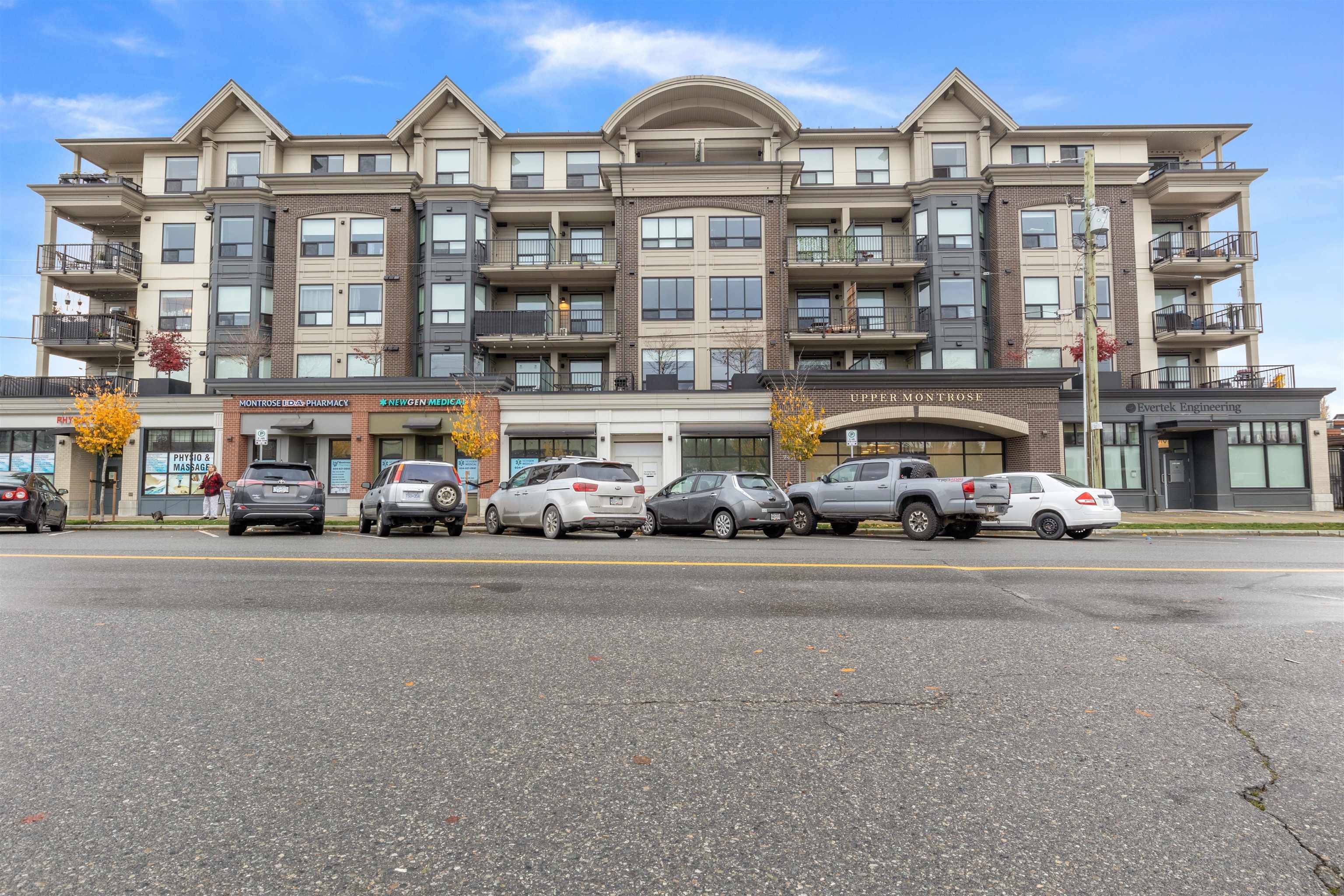 Abbotsford, BC V2S 3T2,2493 MONTROSE AVE #305