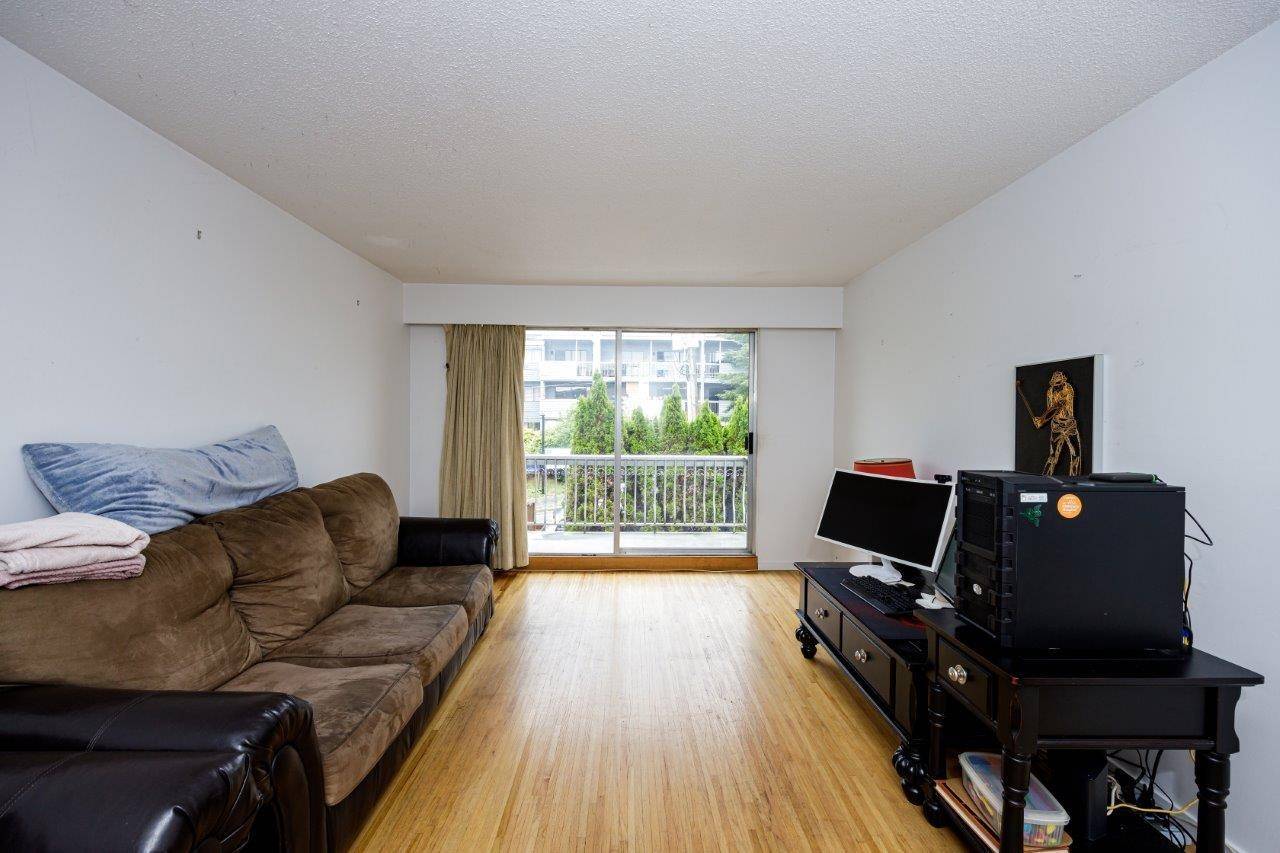 North Vancouver, BC V7M 1Z2,135 W 21ST ST #205