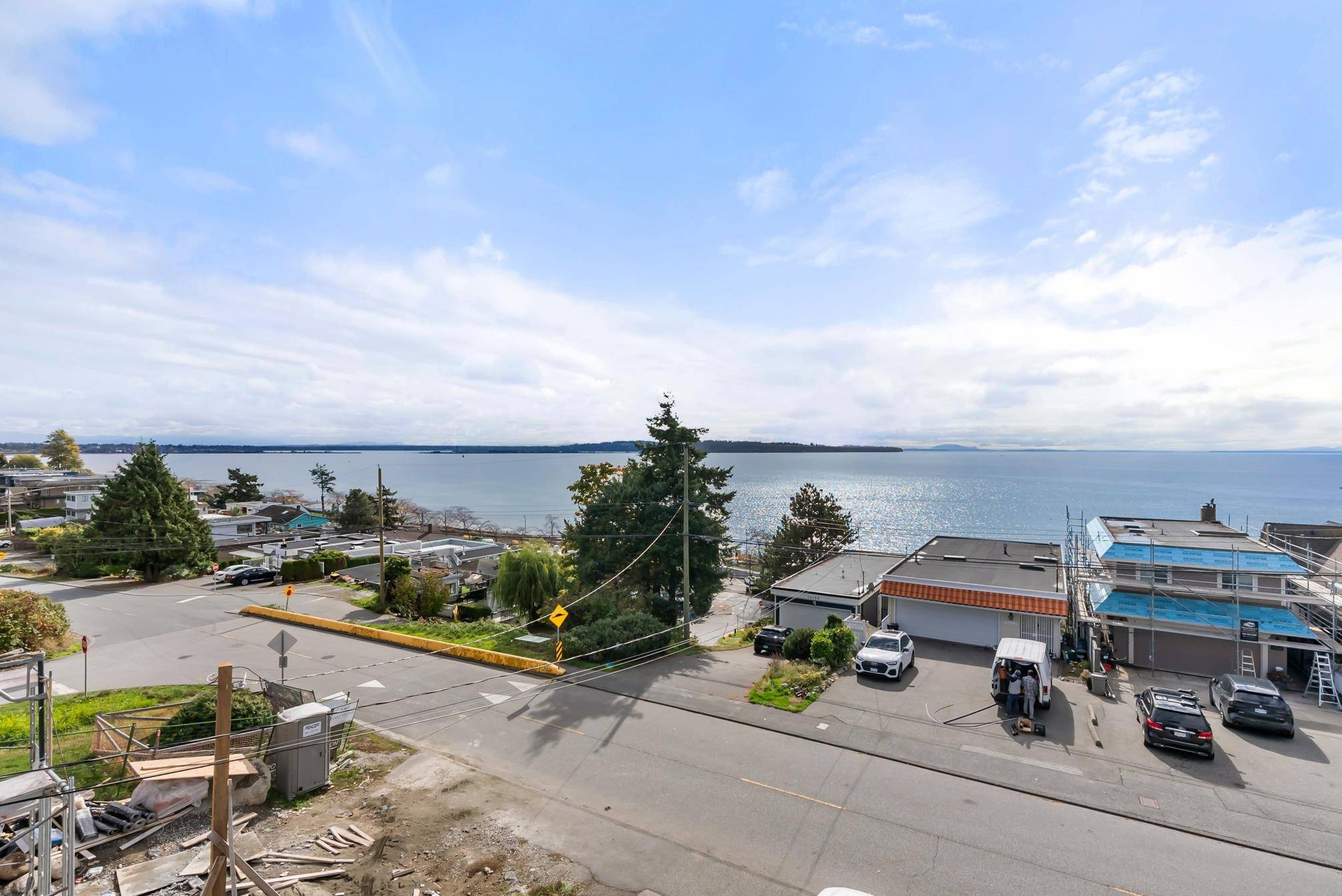 White Rock, BC V4B 1H4,15453 VICTORIA AVE