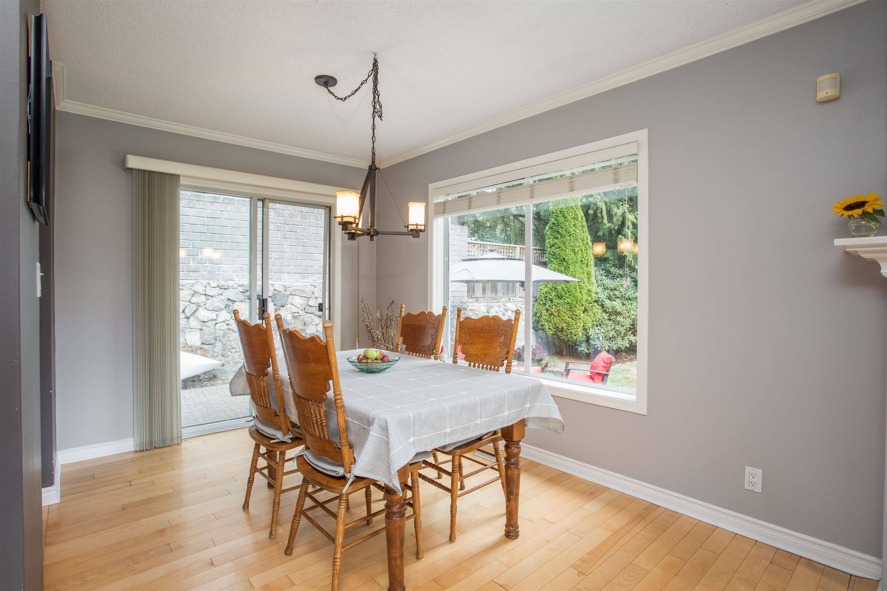 North Vancouver, BC V7K 1T5,1298 EVELYN ST