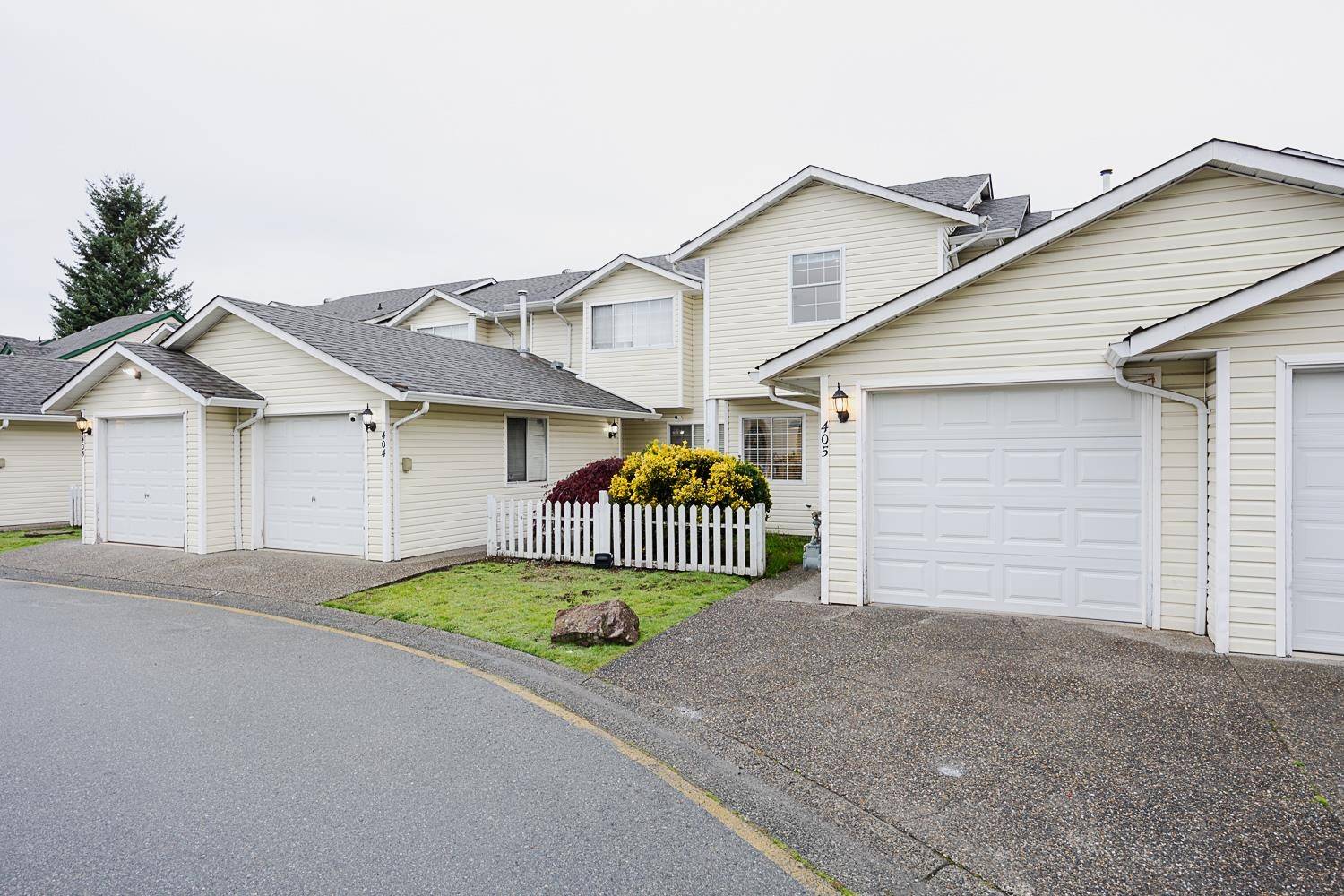 Maple Ridge, BC V2X 0K4,20675 118TH AVE #405