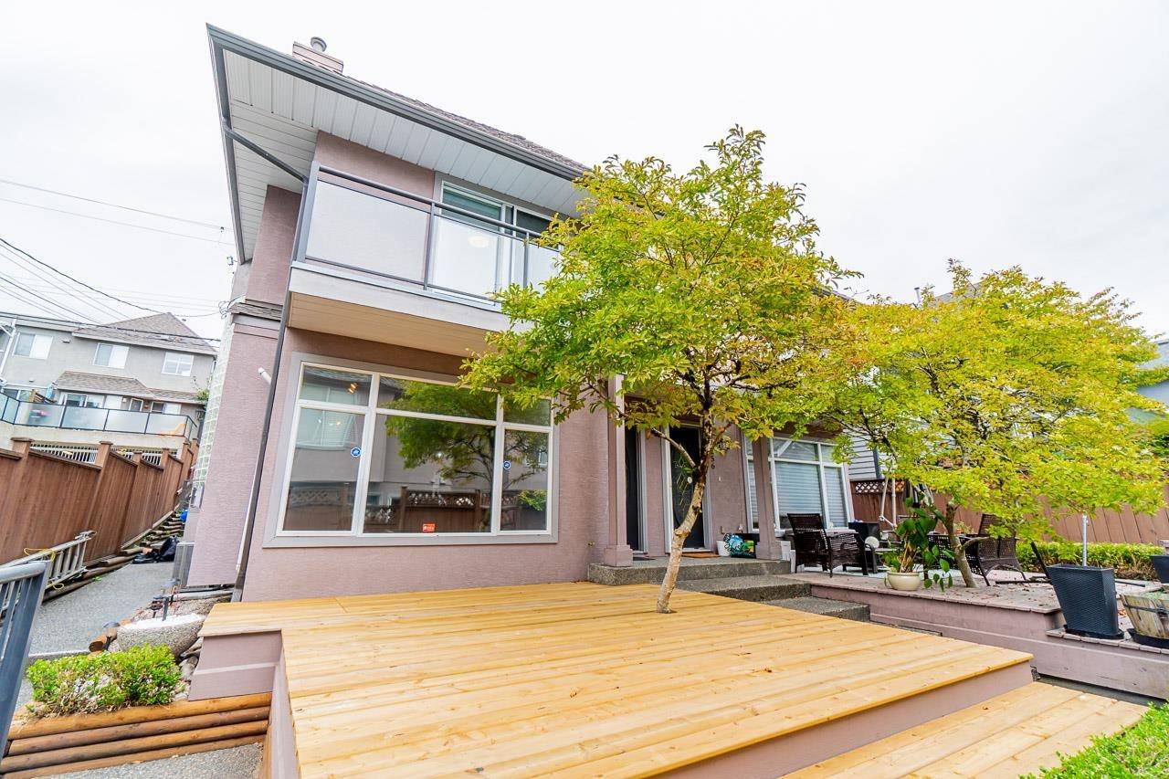 North Vancouver, BC V7L 1H9,254 E 4TH ST