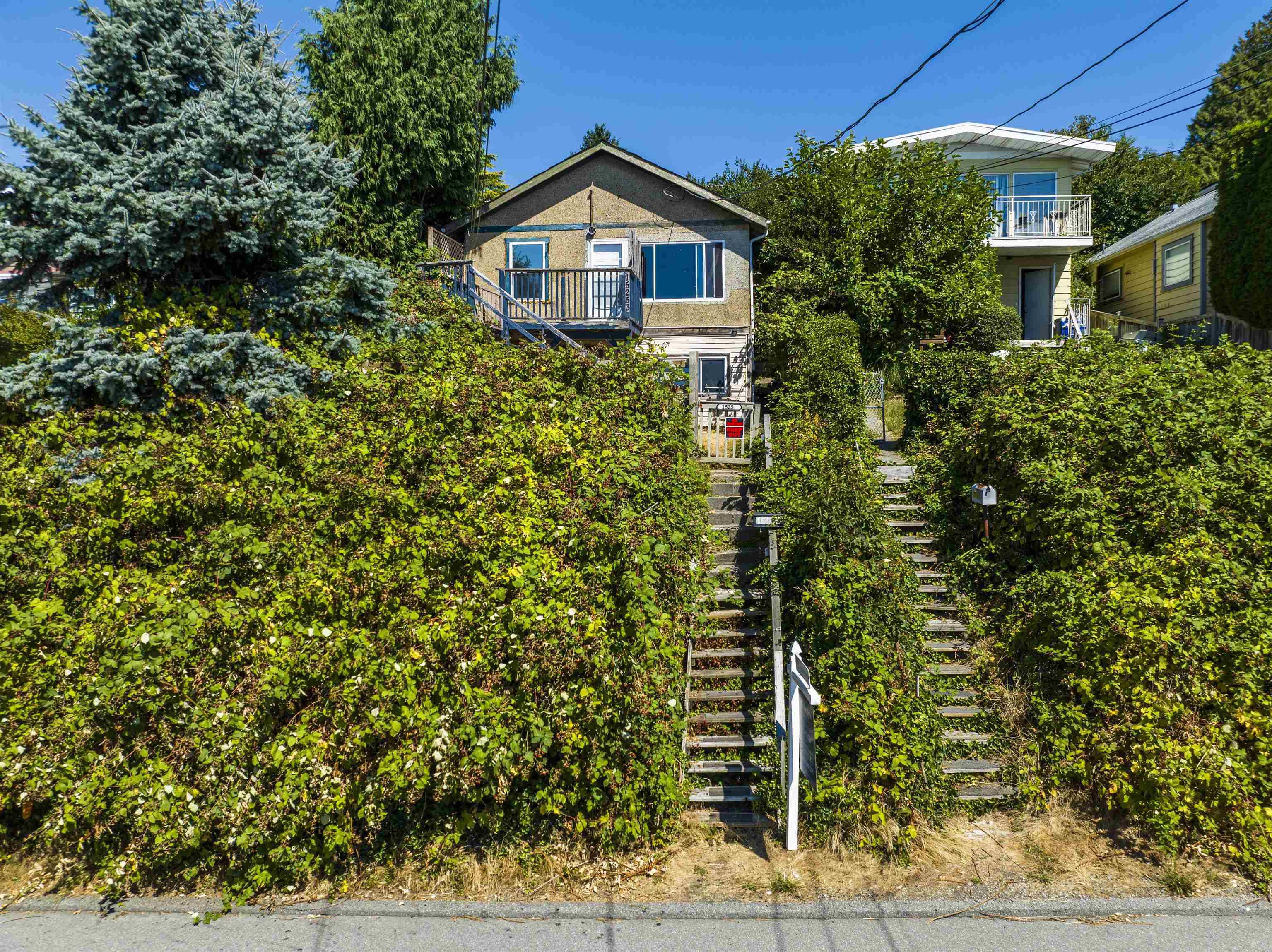 White Rock, BC V4B 1G7,15253 VICTORIA AVE