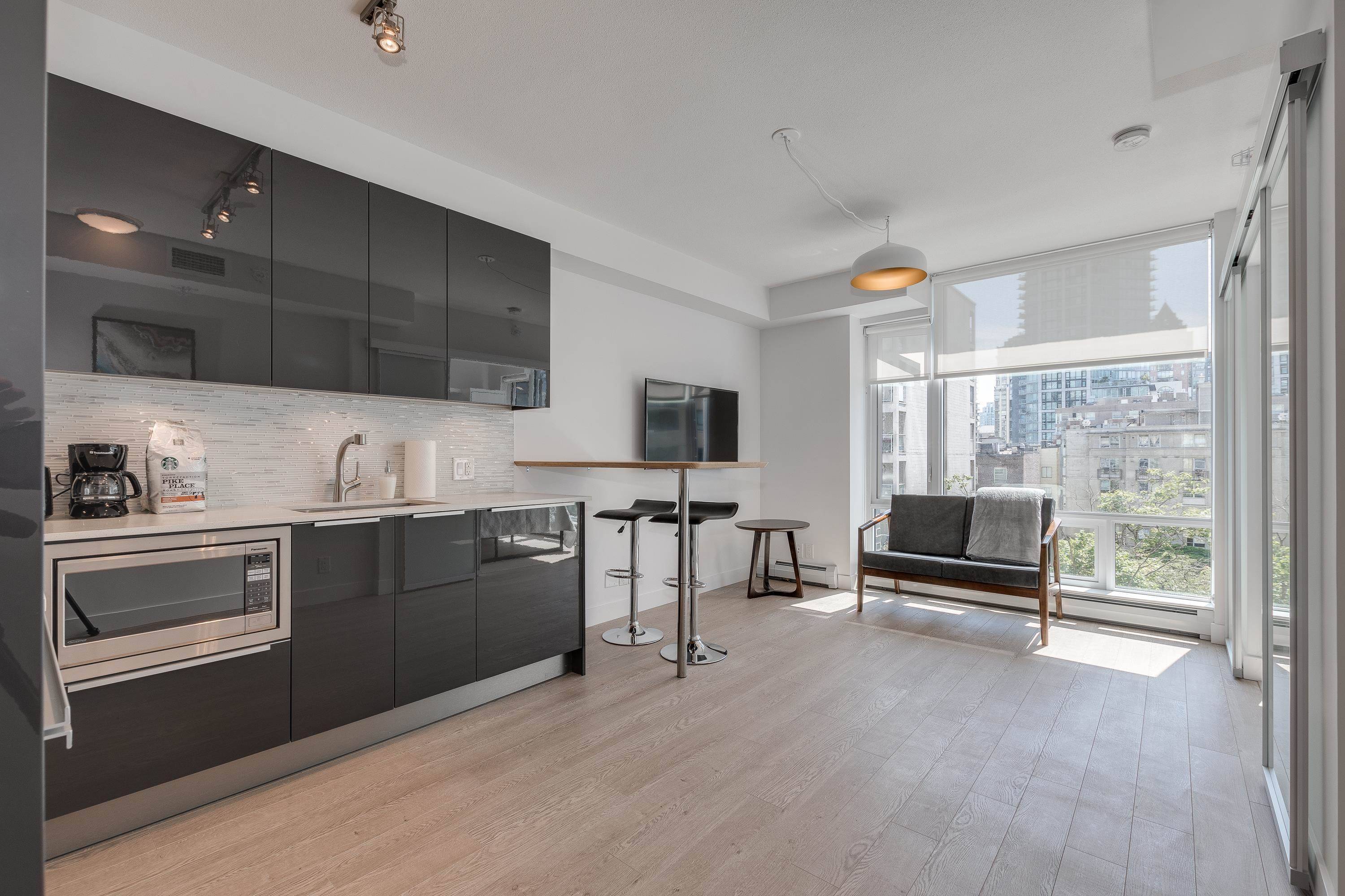 Vancouver, BC V6Z 0E3,1283 HOWE STREET #1506