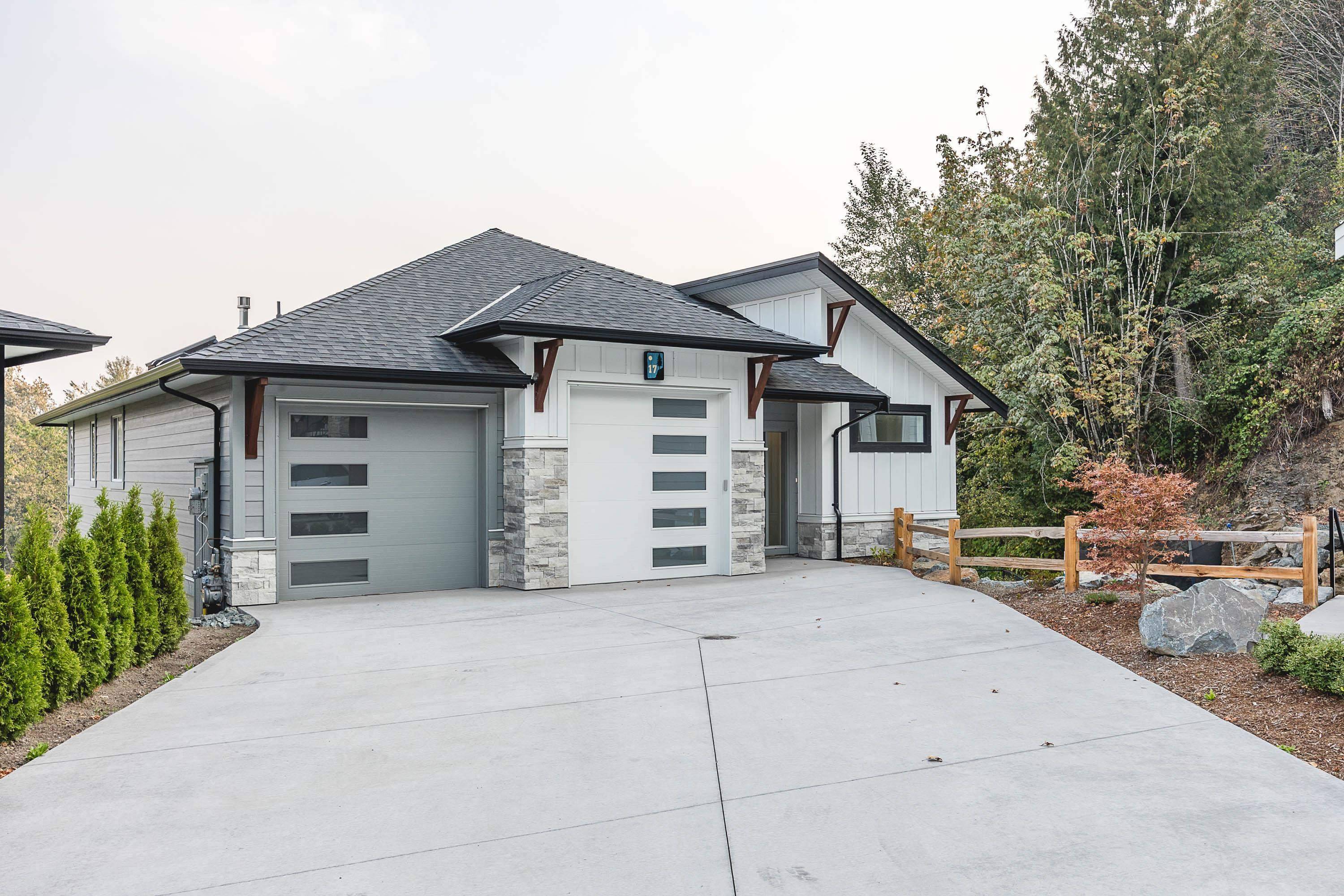 Chilliwack, BC V2P 0E7,50778 LEDGESTONE PL #17