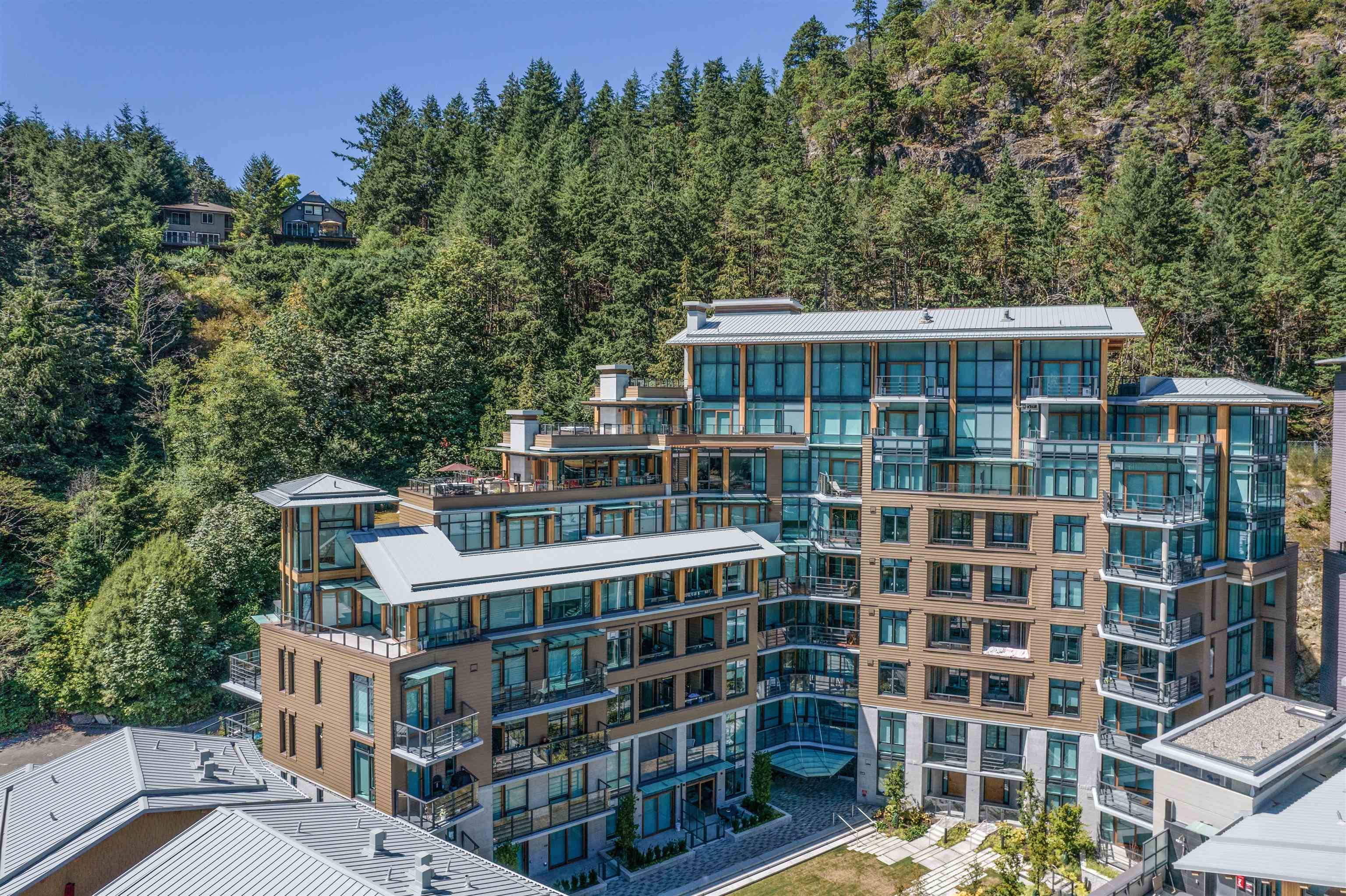 West Vancouver, BC V7W 2B2,6687 NELSON AVE #409