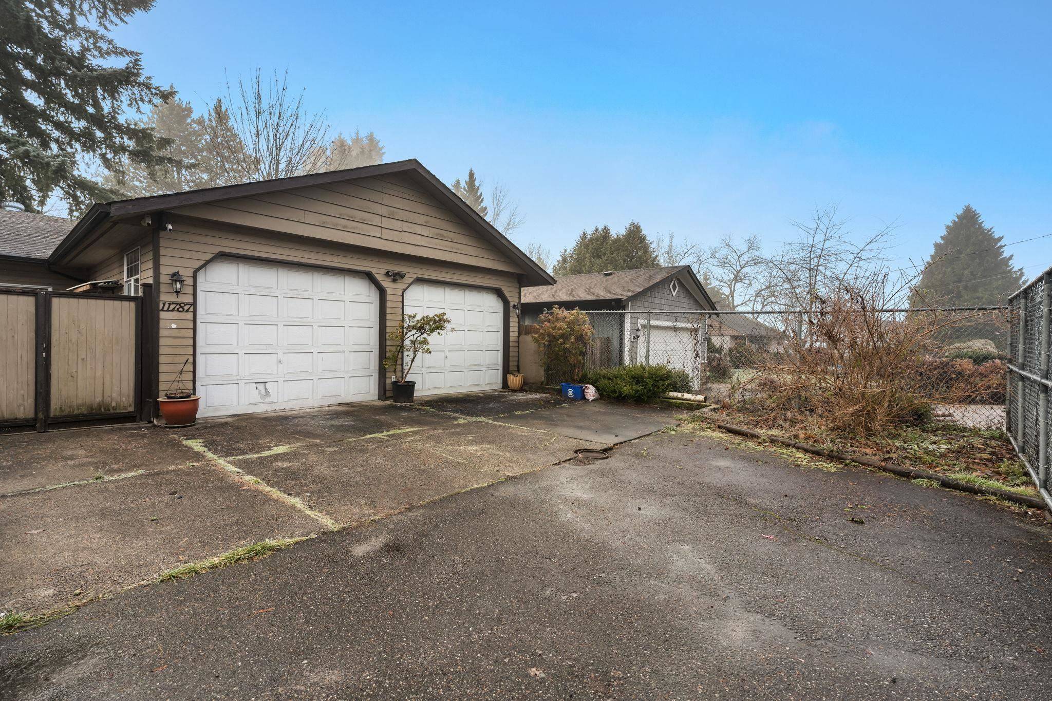 Maple Ridge, BC V4R 1M6,11787 240 ST