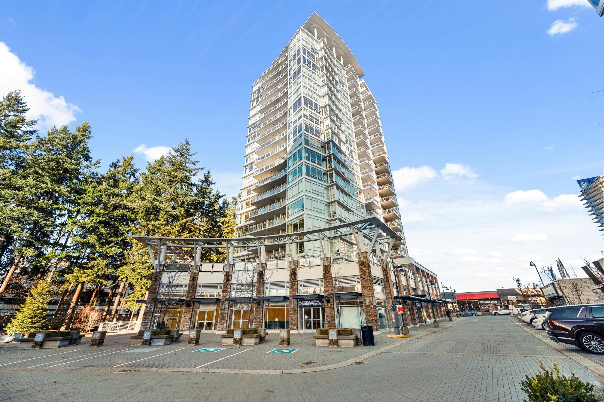 White Rock, BC V4B 0A3,15152 RUSSELL AVE #1701